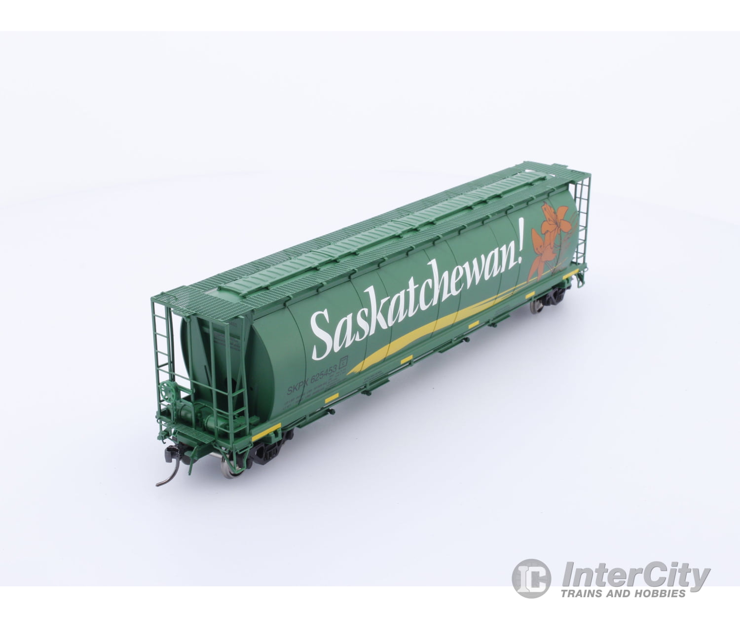 North American Railcar Corporation 11-30001002-08 HO 4 Bay Cylindrical Hopper Saskatchewan (SKNX) 625453 Freight Cars