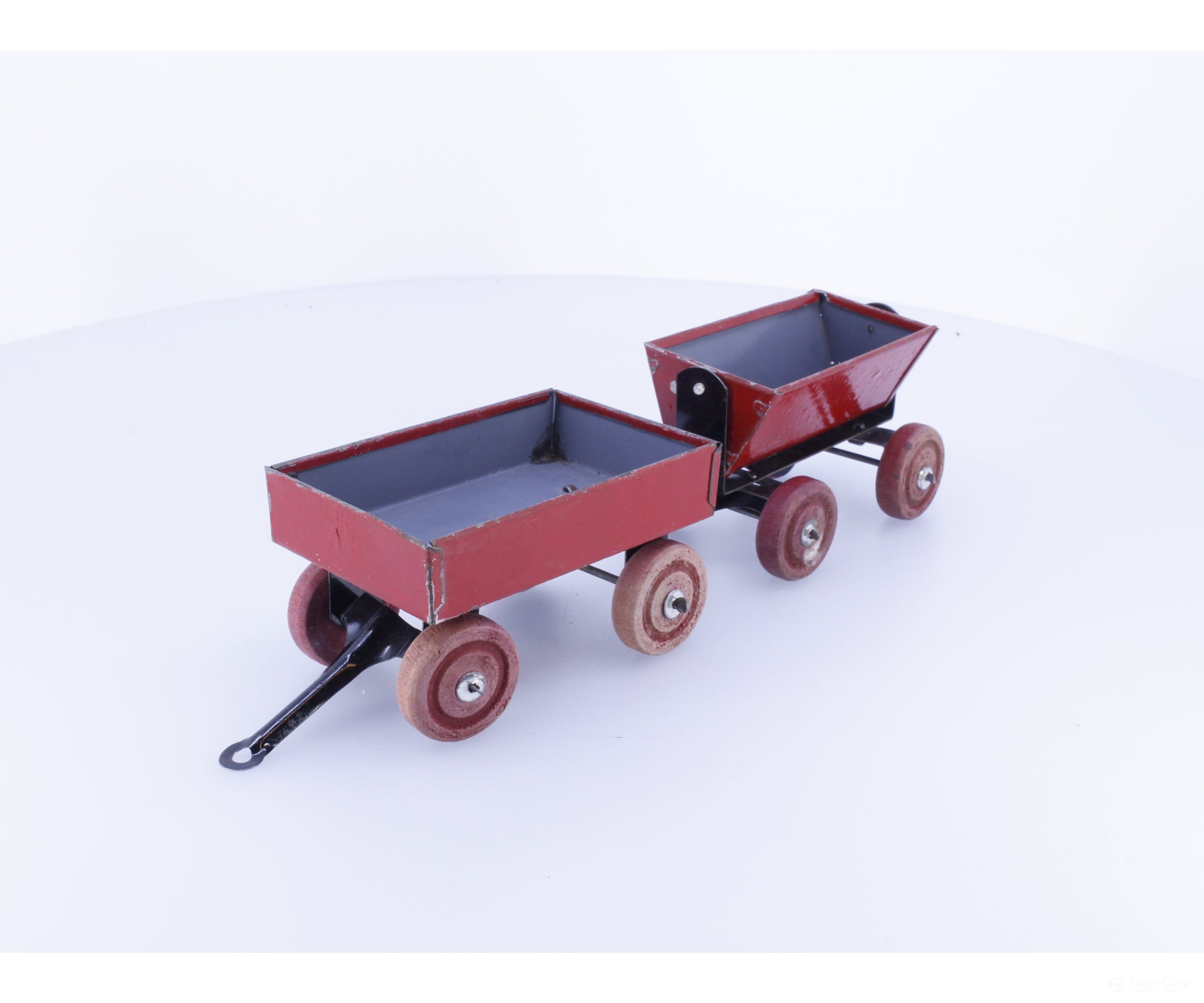 O Gondola Cart and Dump Cart Tin with Wooden Wheels - Scenery Details