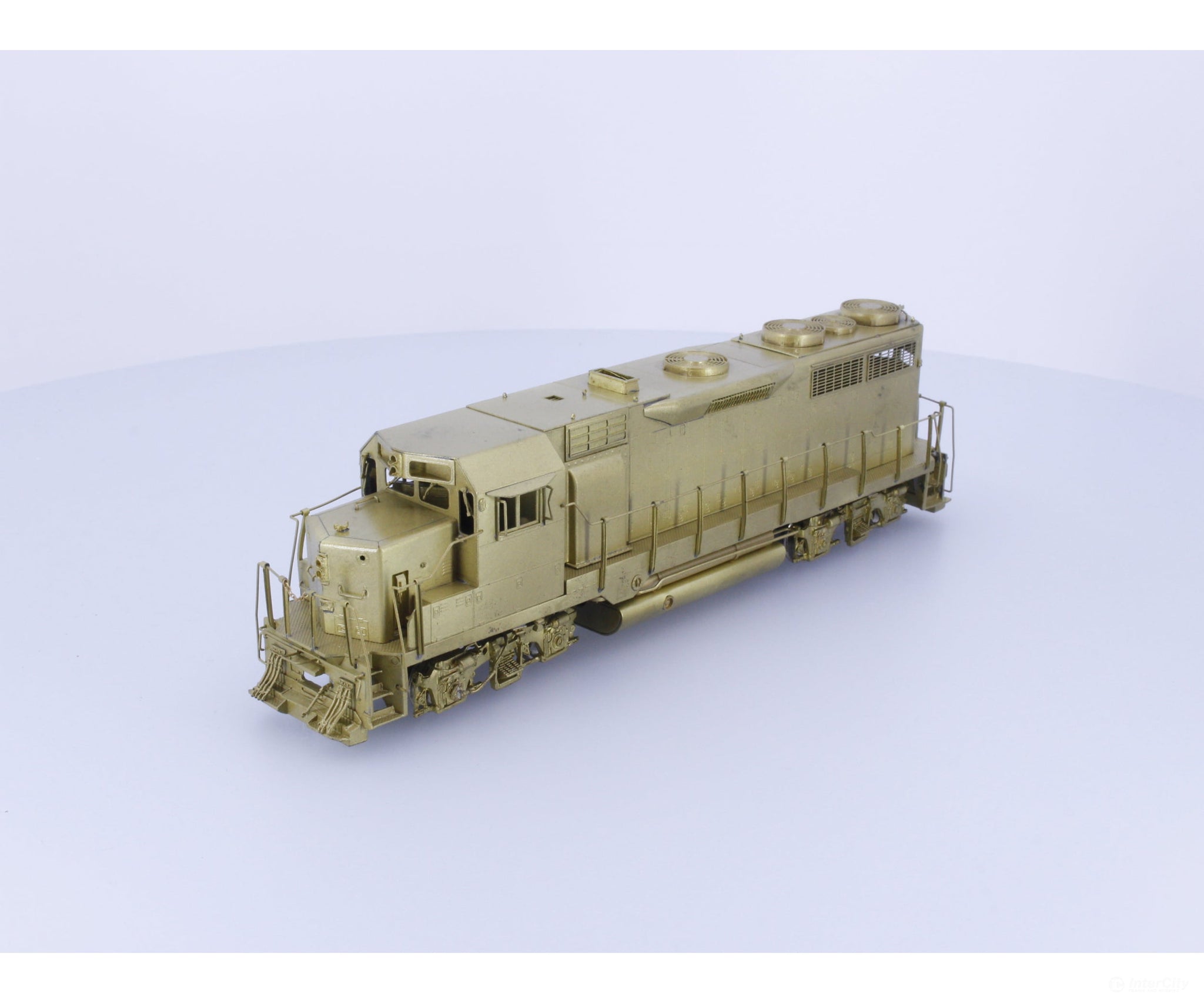 Overland OMI-1816 HO EMD GP-35 Low Hood Analog DC Locomotives