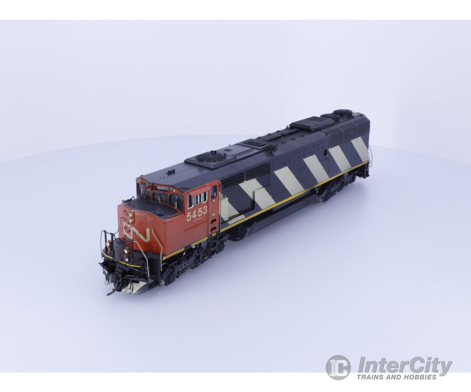 Overland OMI-5049 HO SD50 Painted and Weathered Slightly Canadian National (CN) 5453 Analog DC Locomotives