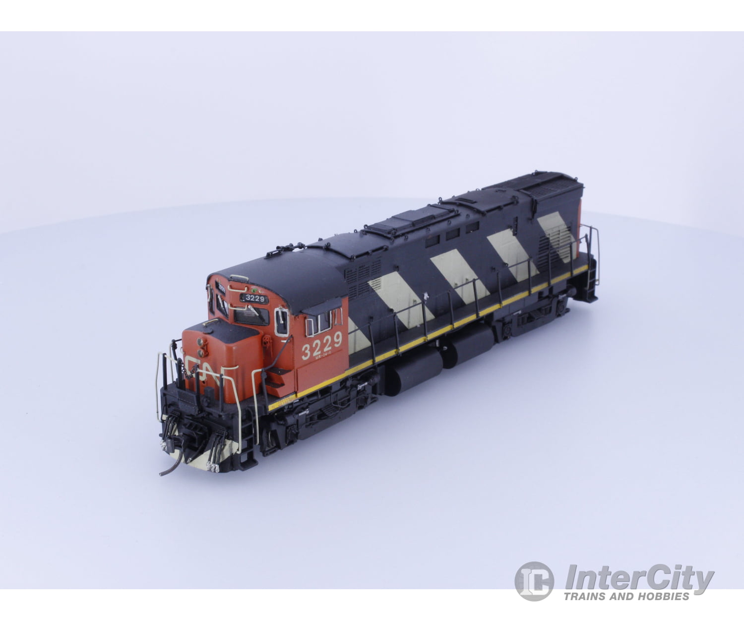 Overland OMI-5090 HO Brass C424 Factory Painted Canadian National (CN) 3229 Analog DC Locomotives