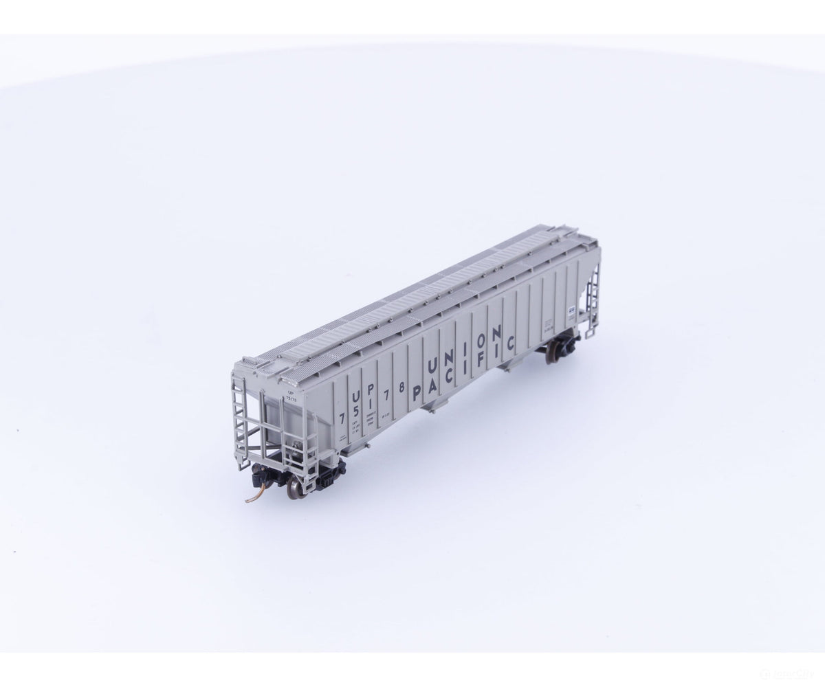 Pacific Western Rail Systems 1021J N 3 Bay PS2 Covered Hopper Union Pacific (UP) 75178 - Freight Cars