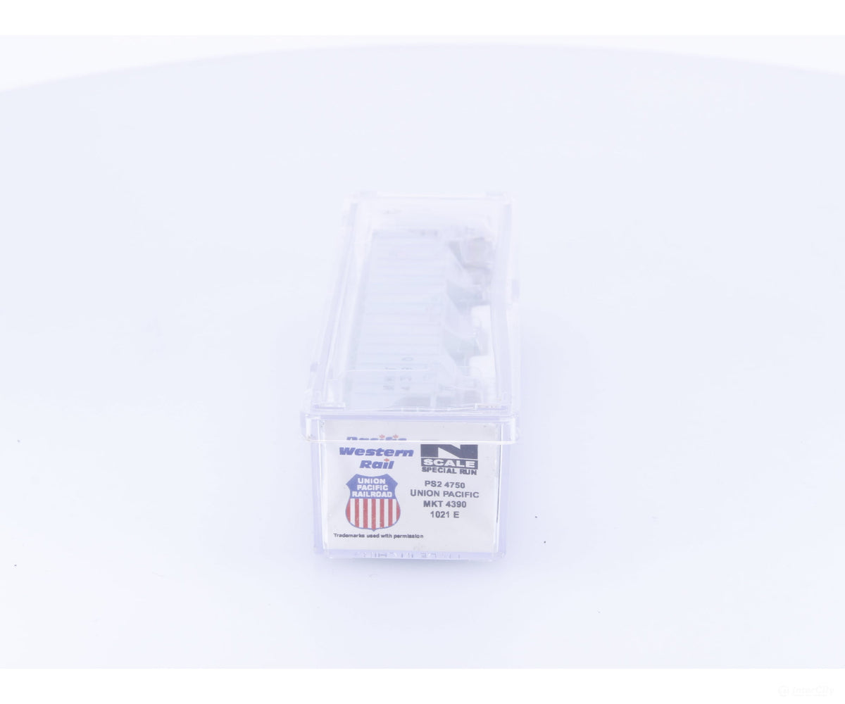 Pacific Western Rail Systems 1021K N 3 Bay PS2 Covered Hopper (MKT) Union Pacific (UP) 4390 - Freight Cars