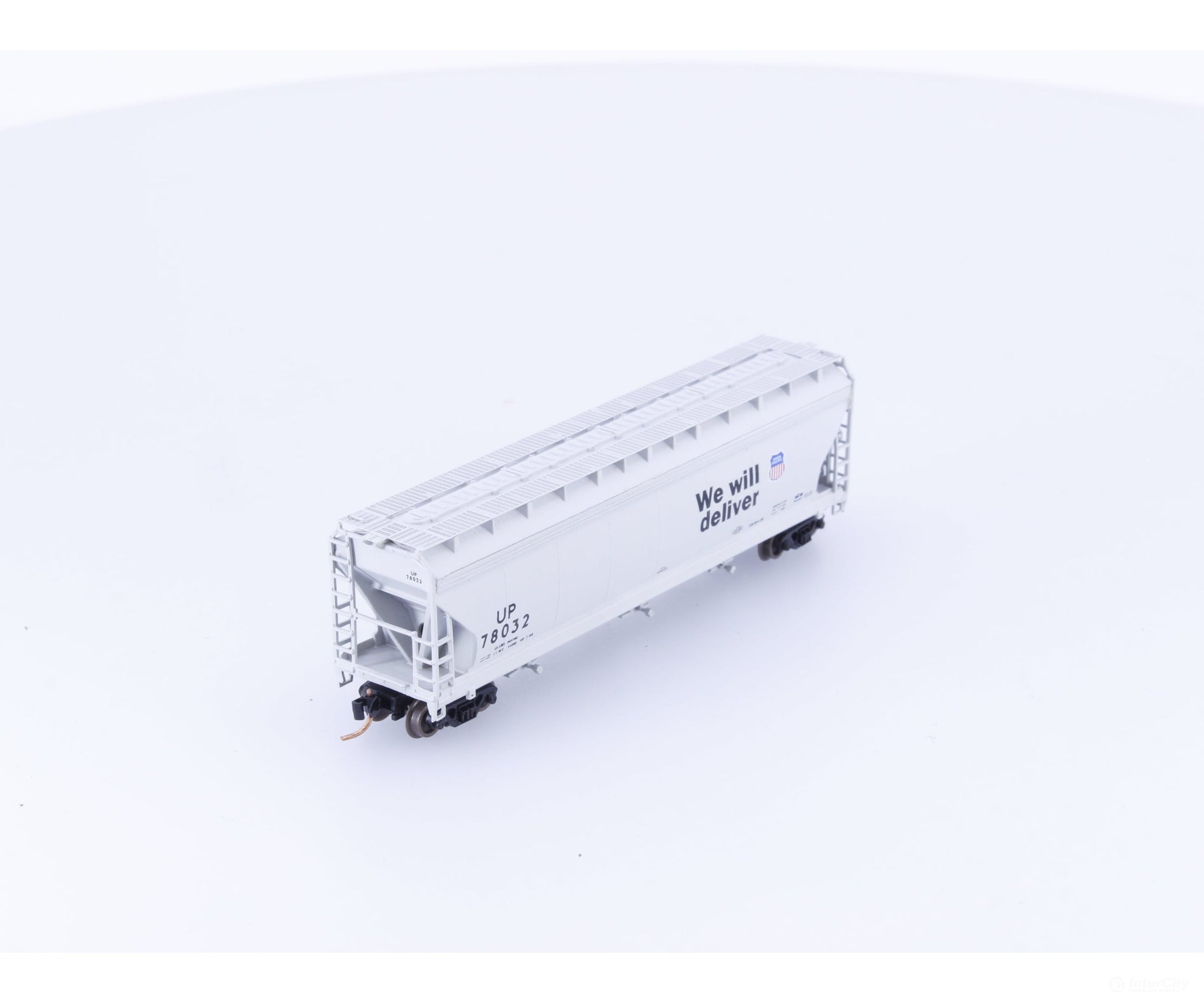 Pacific Western Rail Systems 1084I N 3 Bay ACF Covered Hopper Union Pacific (UP) 78032 - Freight Cars