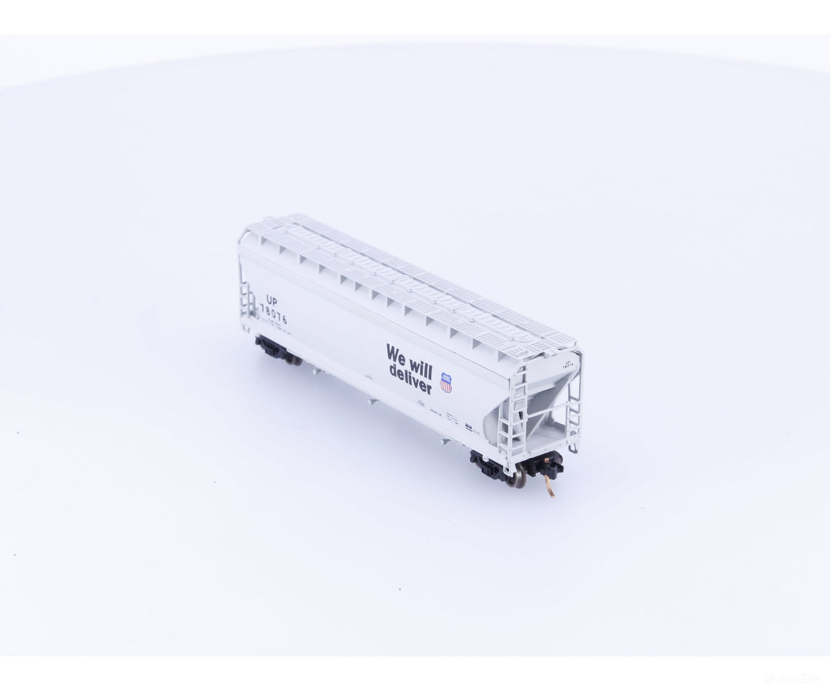 Pacific Western Rail Systems 1084L N 3 Bay ACF Covered Hopper Union Pacific (UP) 78076 - Freight Cars