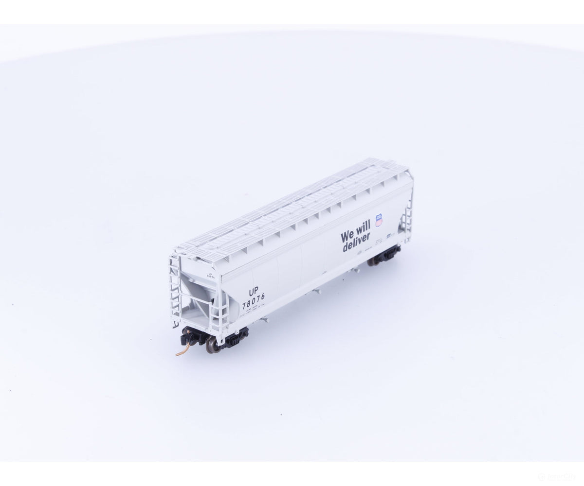 Pacific Western Rail Systems 1084L N 3 Bay ACF Covered Hopper Union Pacific (UP) 78076 - Freight Cars