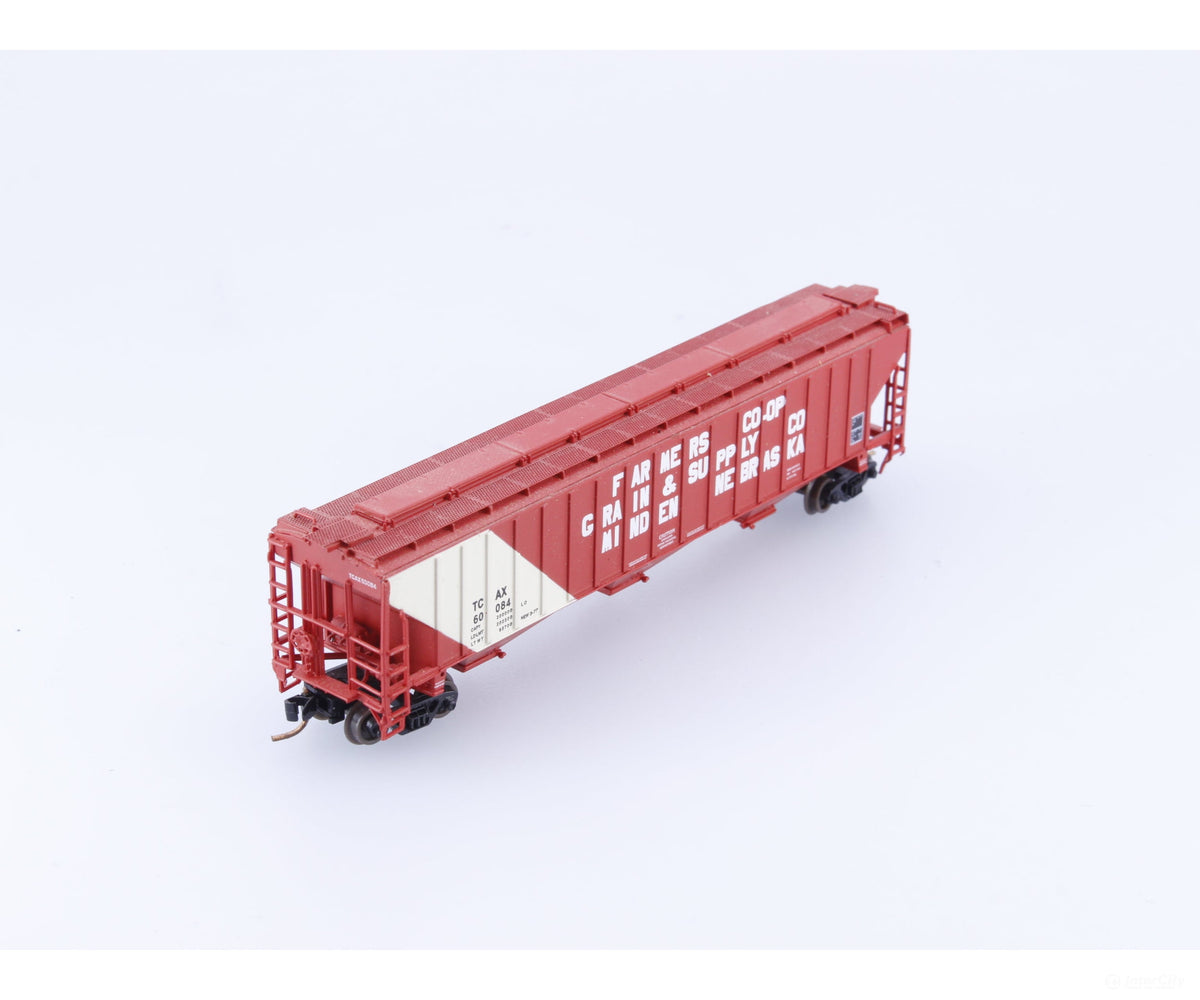 Pacific Western Rail Systems 1120B N 3 Bay PS2 Covered Hopper Farmers Co-op (TCAX) 60084 - Freight Cars