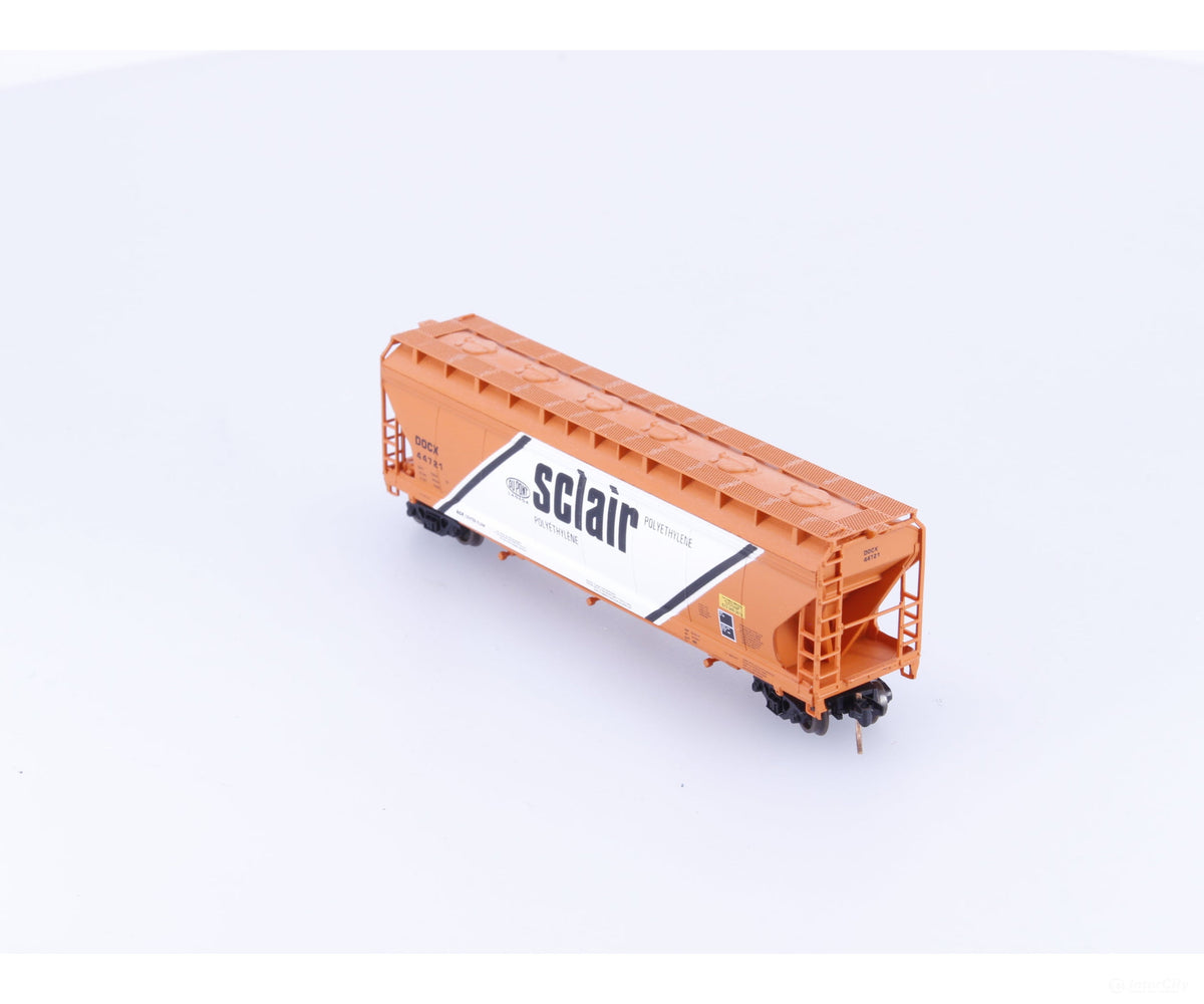 Pacific Western Rail Systems N1068B N 3 Bay Covered Hopper Car Dupont (DOCX) 44721 - Freight Cars