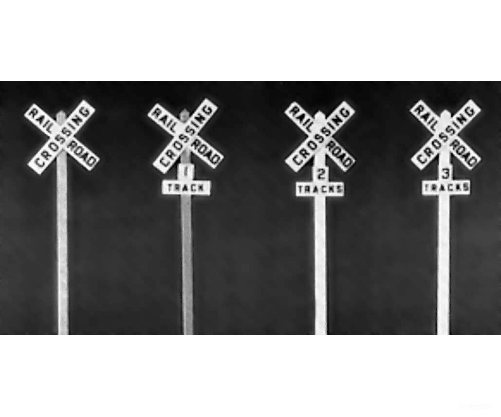 Pikestuff 1017 Crossbucks -- Kit Pkg(4) Signals & Catenary