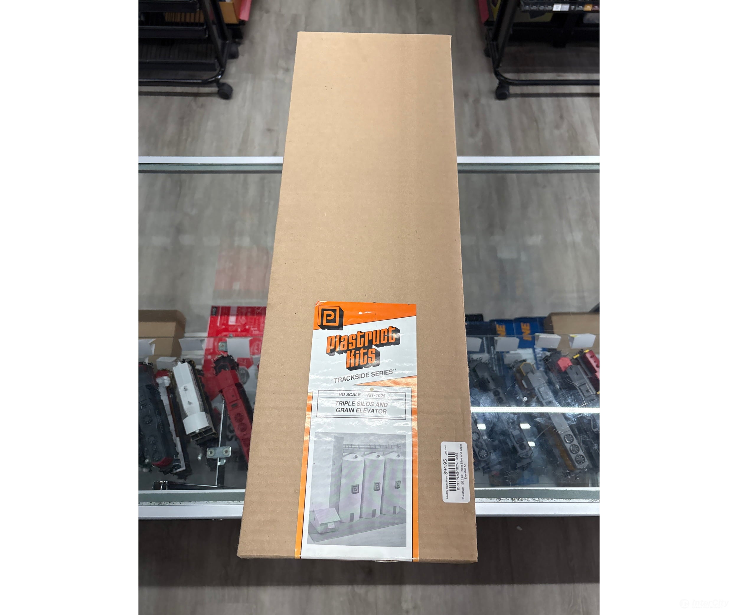Plastruct 1025 HO Triple Silos and Grain Elevator Kit - Structures