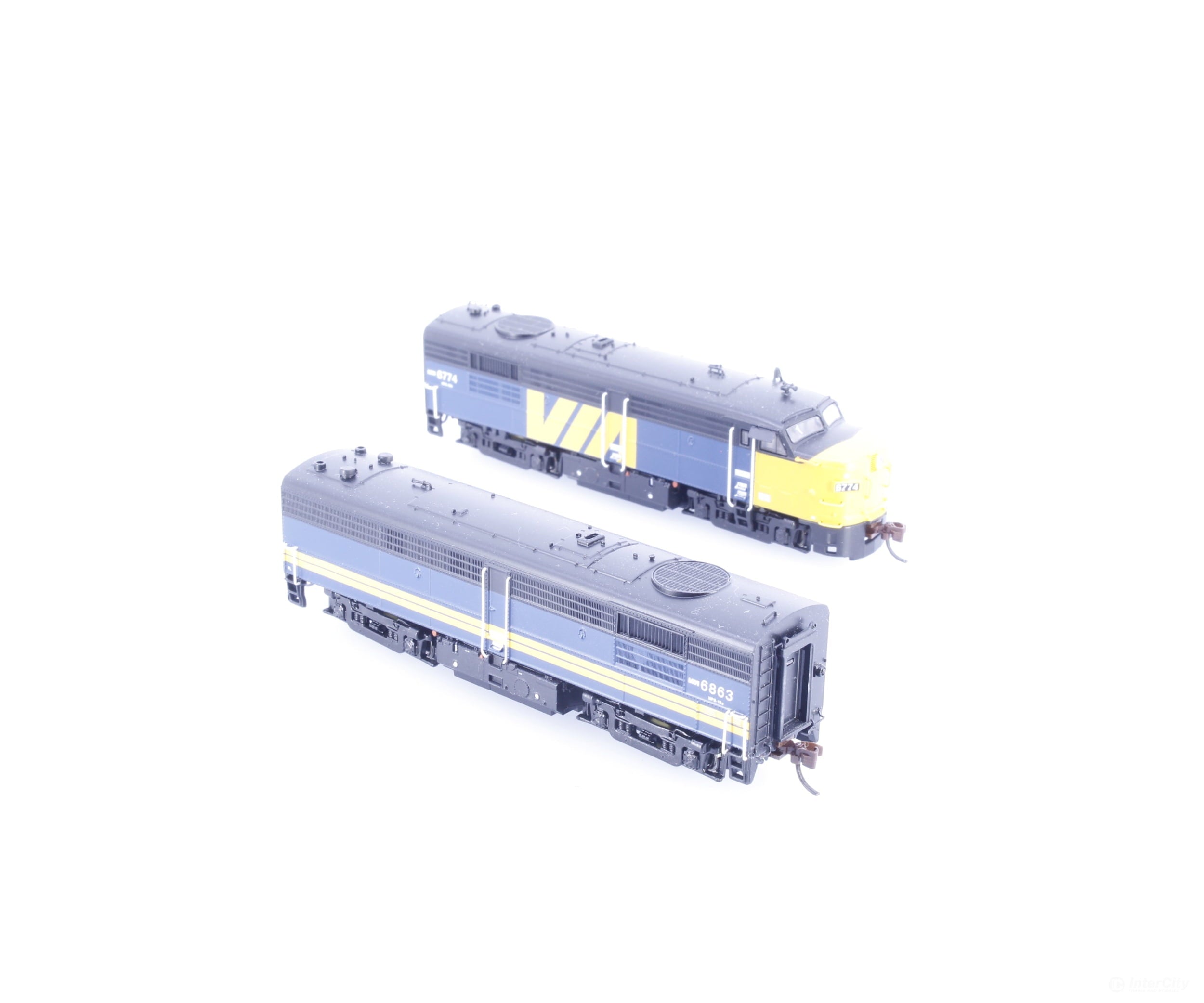 Prairie Shadows Model Railway Co. PS9012 N MLW FPA-4 and FPB-4 Diesel Locomotives Via Rail (VIA) 6774,6863 Analog DC