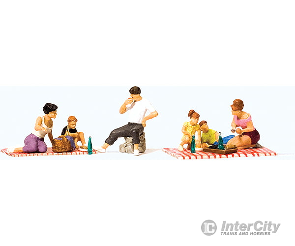 Preiser Ho 10617 Picnic Figures W/Accessories -- Pkg(6)