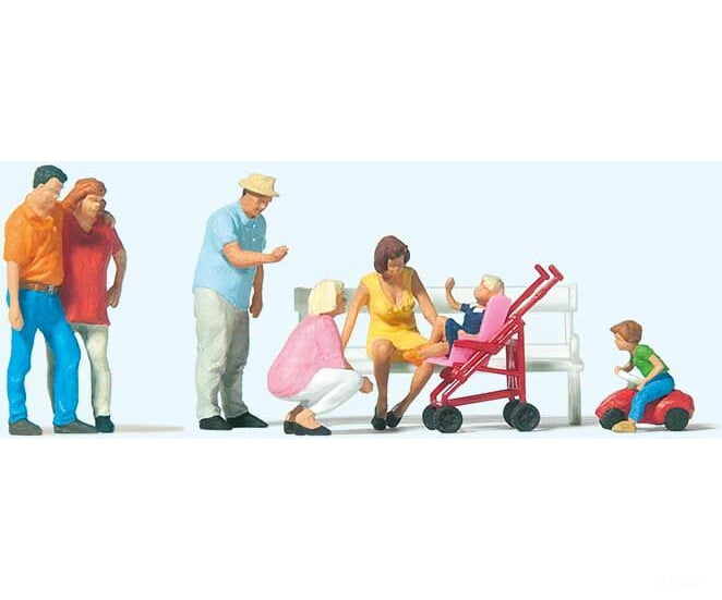 Preiser Ho 10695 Family Day Out -- Pkg(7) Figures