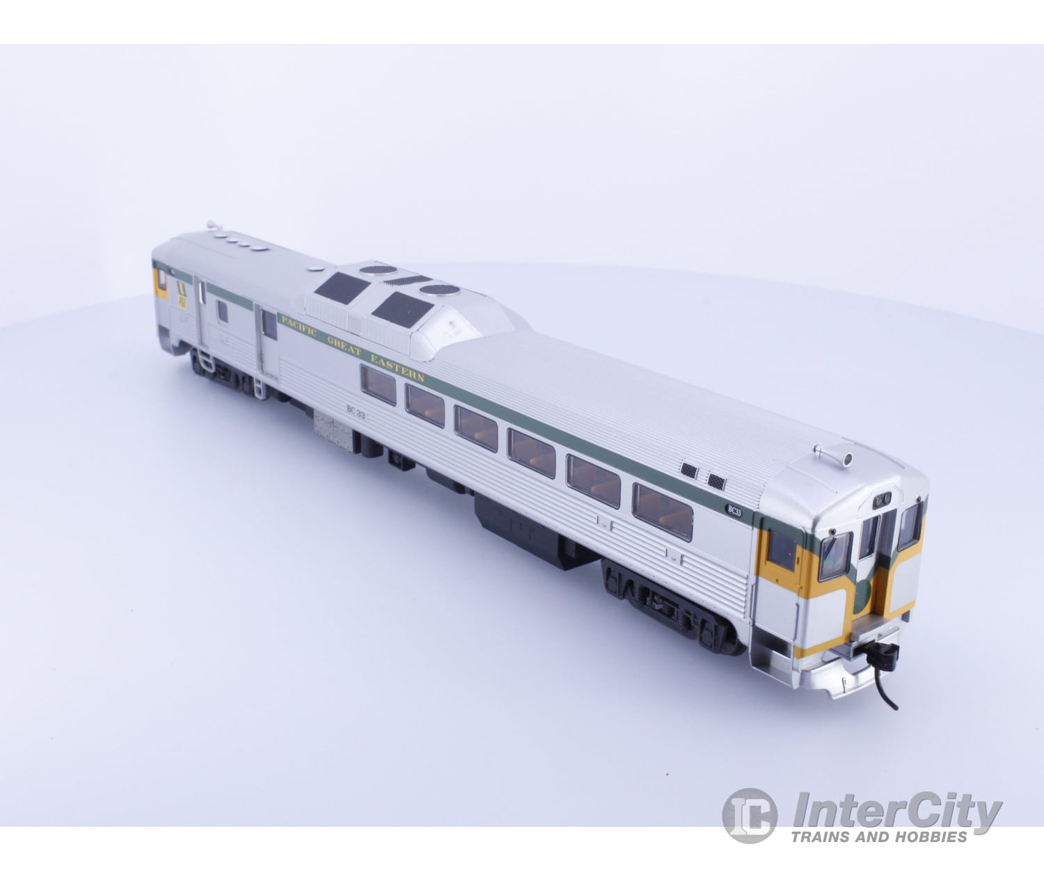 Proto 1000 Series 239737 HO Budd RDC Pacific Great Eastern (PGE) BC 33 Analog DC Locomotives