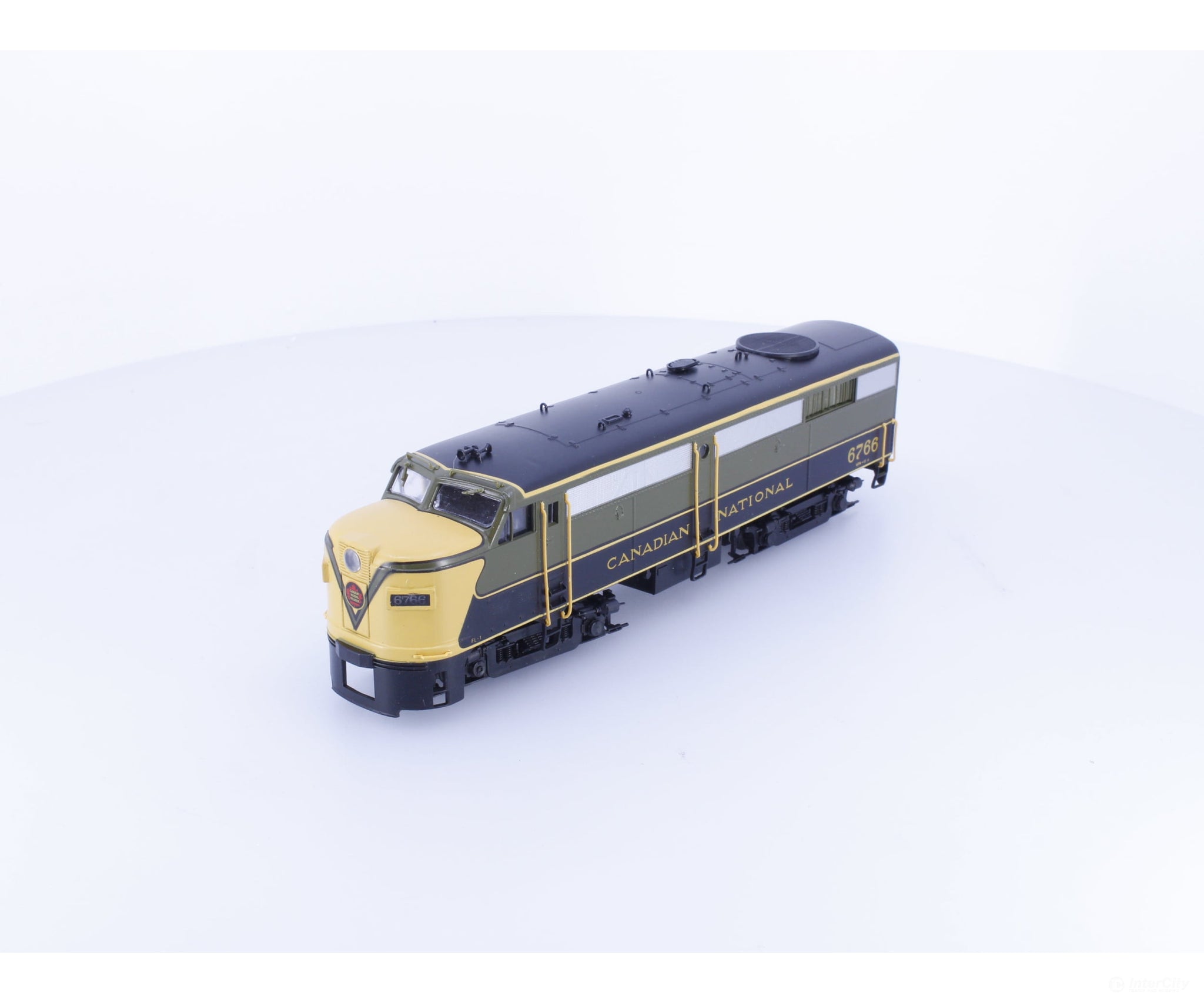 Proto 2000 8647 HO FA2 Non Powered Dummy Unit Canadian National (CN) 6766 - Locomotives