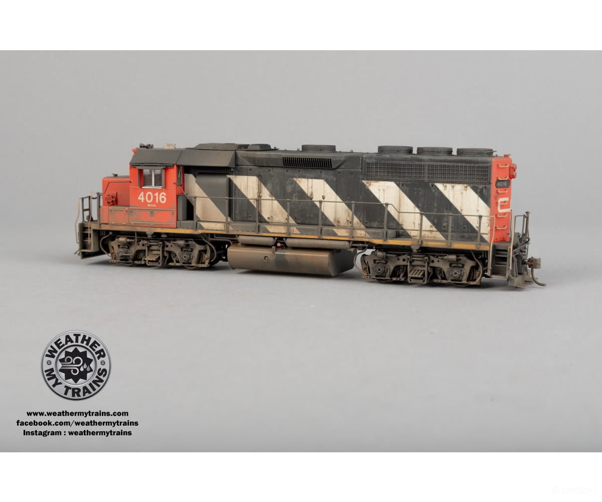 Rapido 040506 HO EMD GP40 (DC/DCC/Sound): CN - Stripes: #4016 - Weathered by WEATHER MY TRAINS - Locomotives
