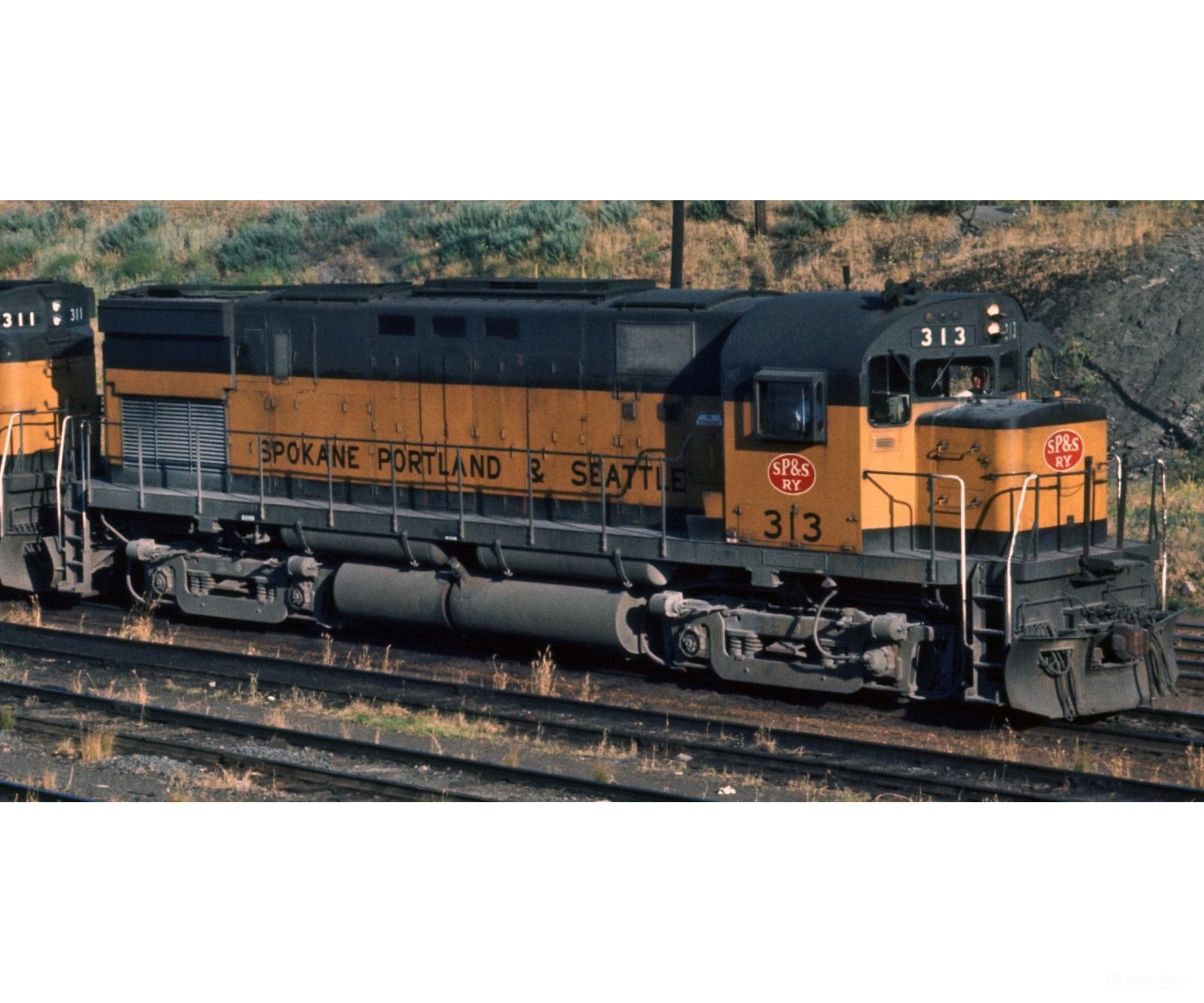 Rapido 045037 HO ALCO C-425 (DC/Silent): Spokane Portland and Seattle: #310 Locomotives