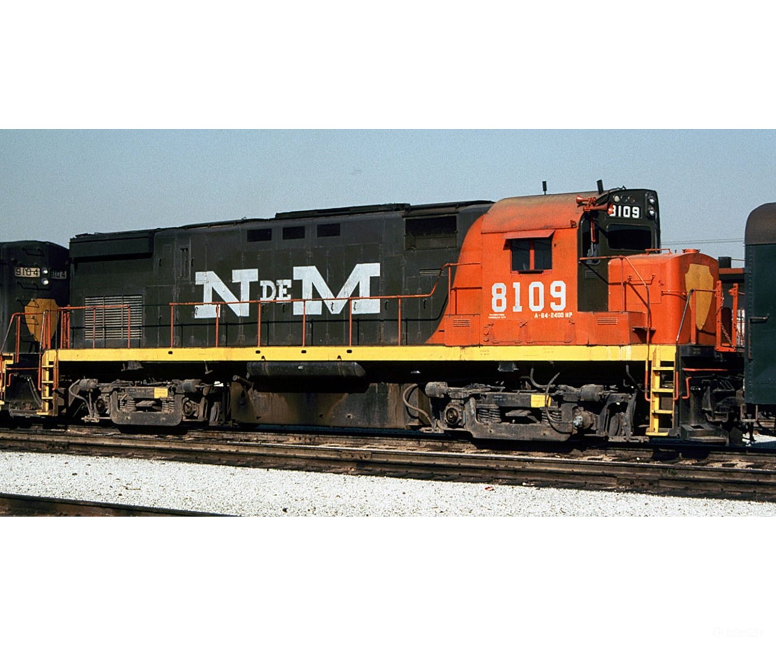 Rapido 045530 HO MLW C424 (DC/DCC/Sound): N de M - Early Scheme: #8109 - Locomotives