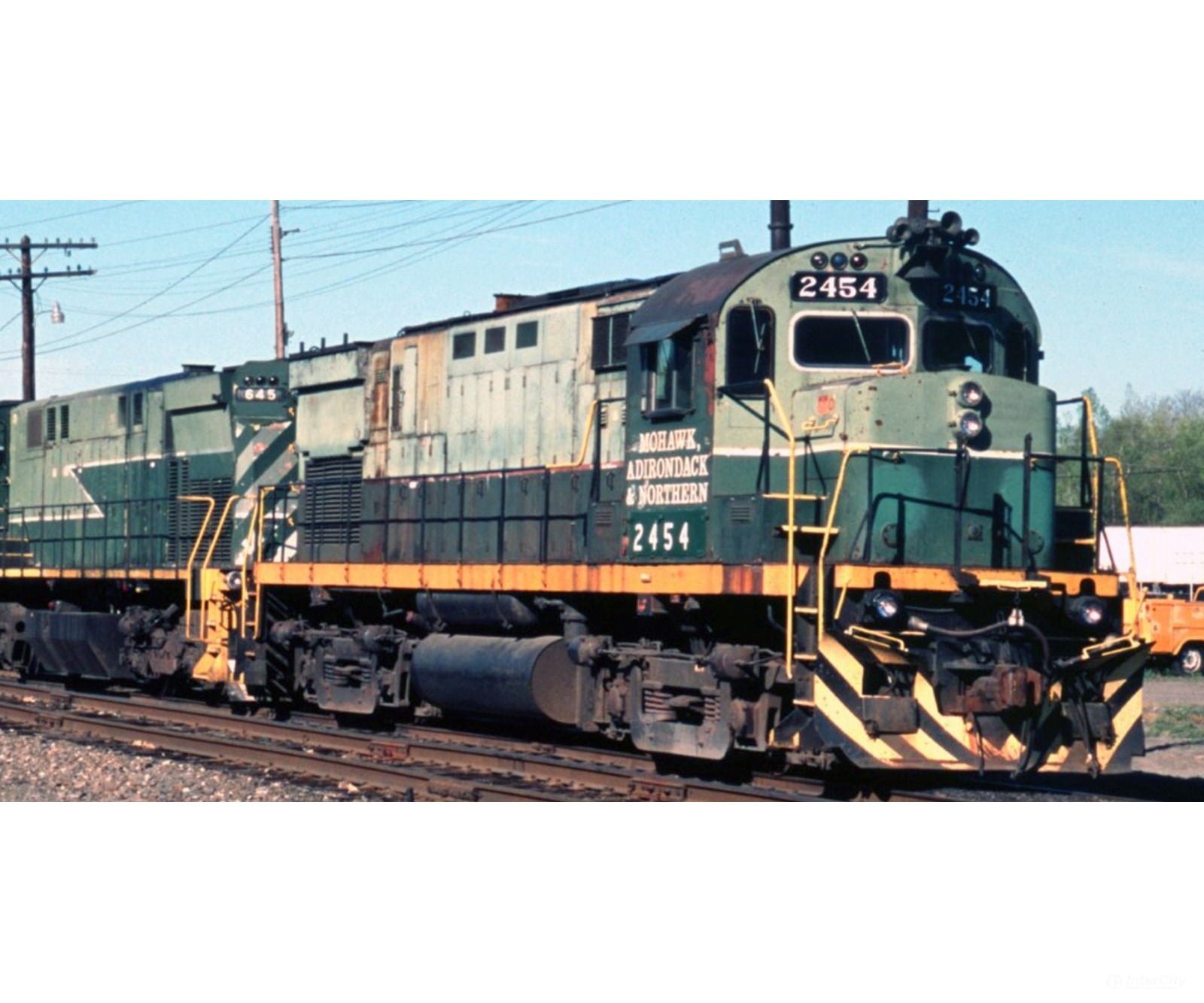 Rapido 045561 HO ALCO C425 (DC/DCC/Sound): Mohawk Adirondack & Northern - BCR Scheme: #2456 - Locomotives