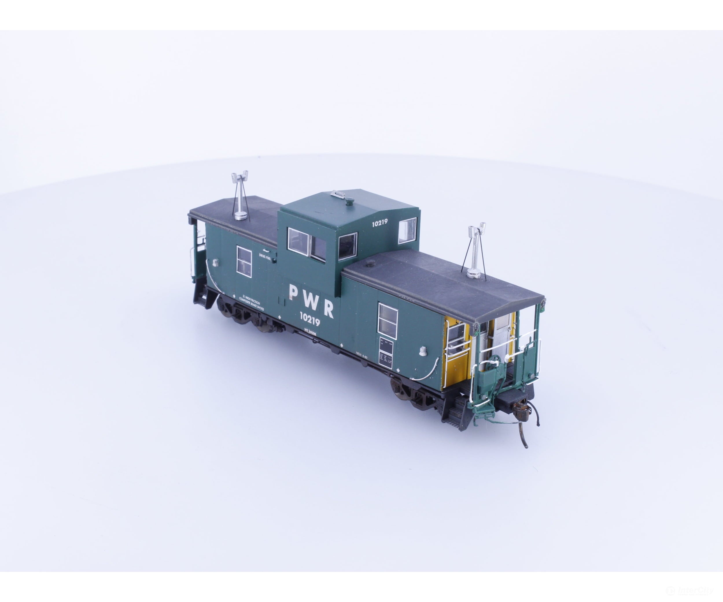 Rapido 10219 HO Angus Wide Vision Caboose Port Washington Railway (PWR) 10219 - Freight Cars