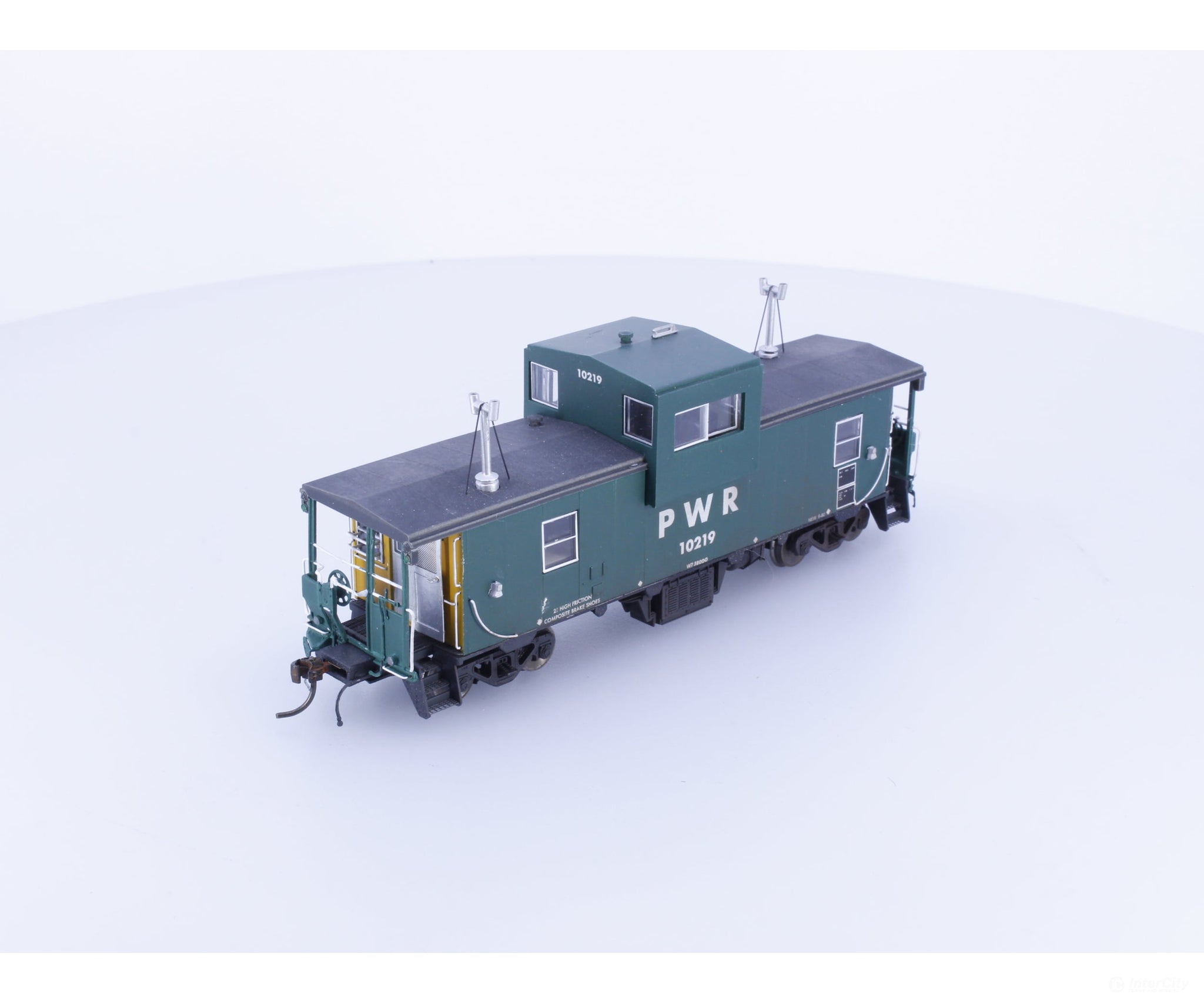 Rapido 10219 HO Angus Wide Vision Caboose Port Washington Railway (PWR) 10219 - Freight Cars