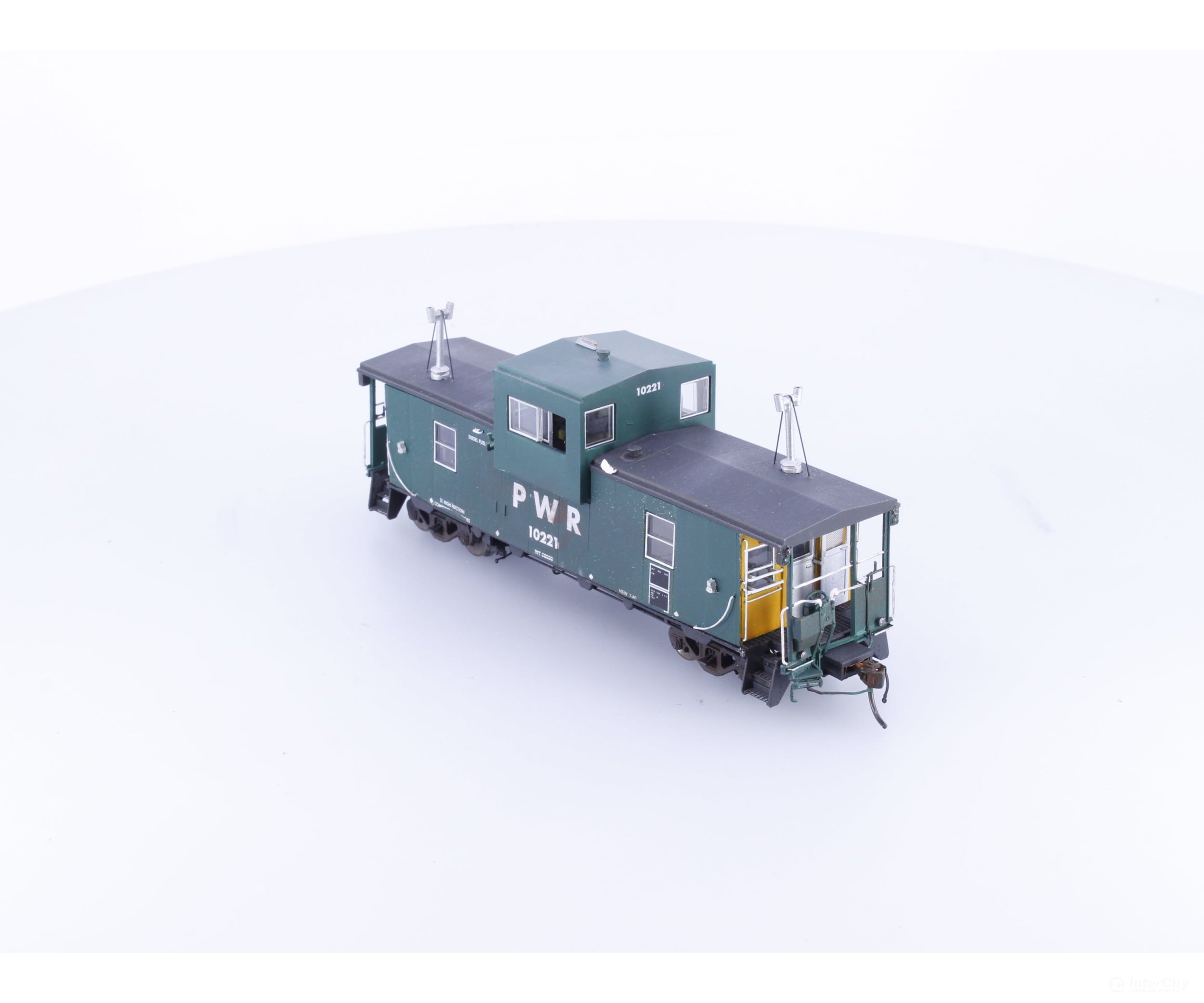 Rapido 10221 HO Angus Wide Vision Caboose Pacific Western Railway (PWR) 10221 - Freight Cars