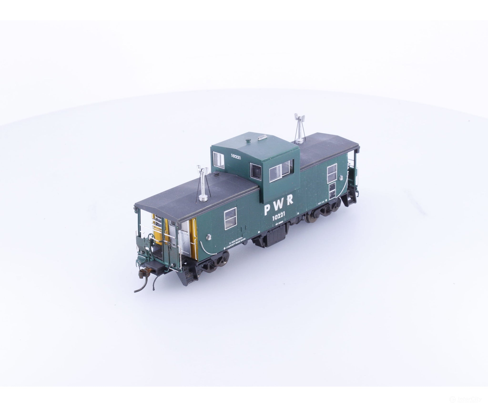 Rapido 10221 HO Angus Wide Vision Caboose Pacific Western Railway (PWR) 10221 - Freight Cars