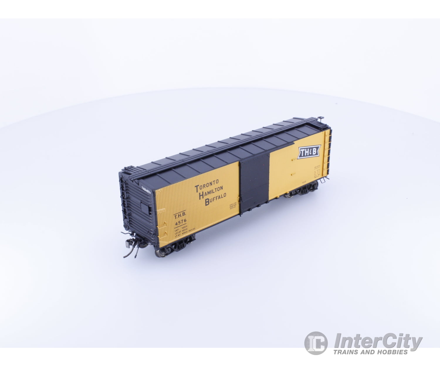Rapido 130115A HO USRA D-S Boxcar Toronto Hamilton and Buffalo (THB) 4576 Freight Cars