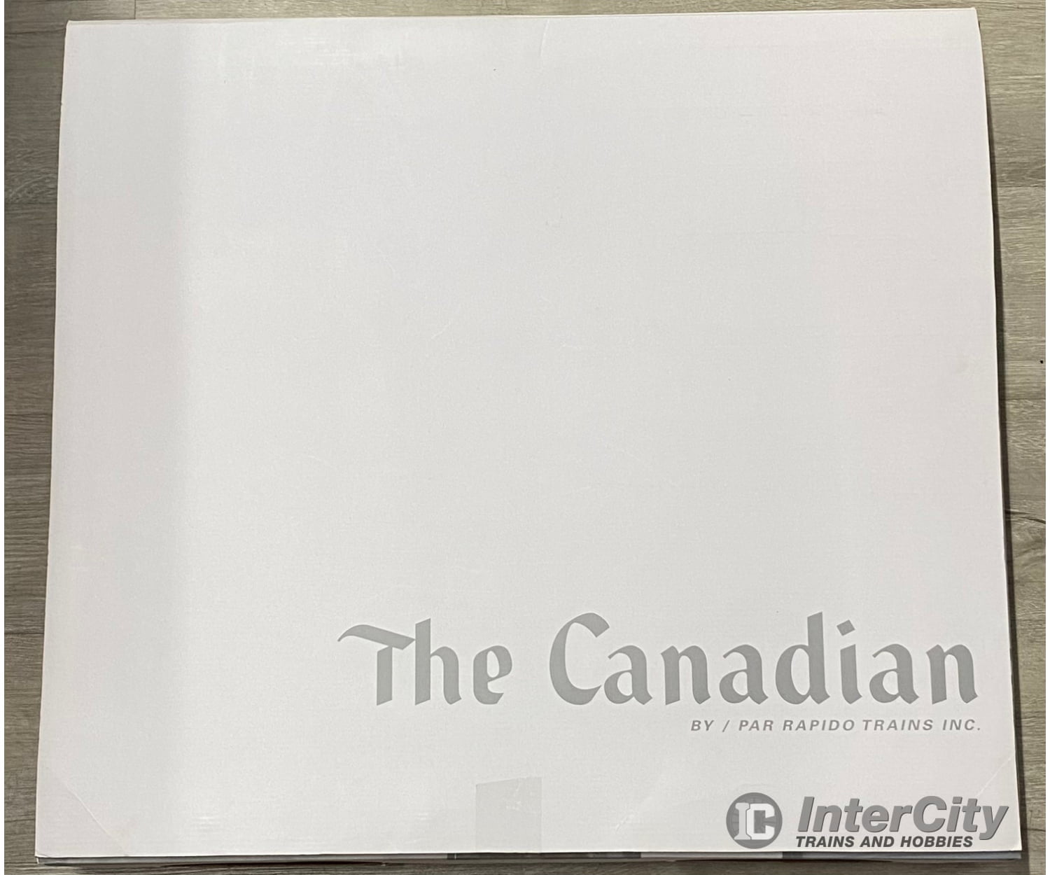 Rapido 210002 HO The Canadian 10 piece Set (Fully Lighted) Script Scheme Brand New Canadian National (CN) DCC & Sound
