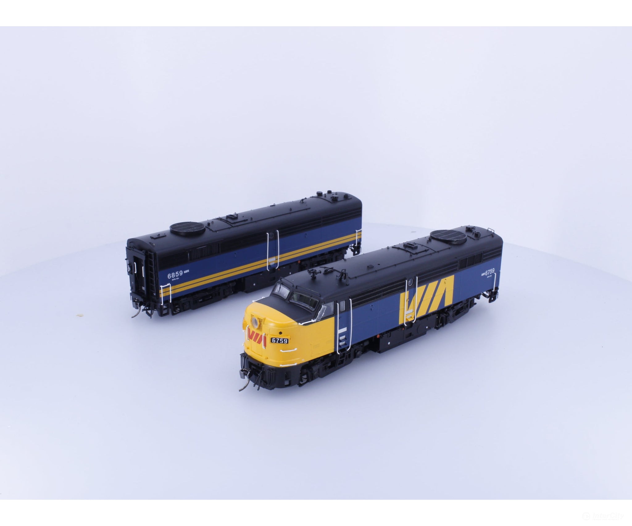 Rapido 21610 HO MLW FPA-2u and FPB-2u Via Rail (VIA) 6759/6859 DCC & Sound Locomotives