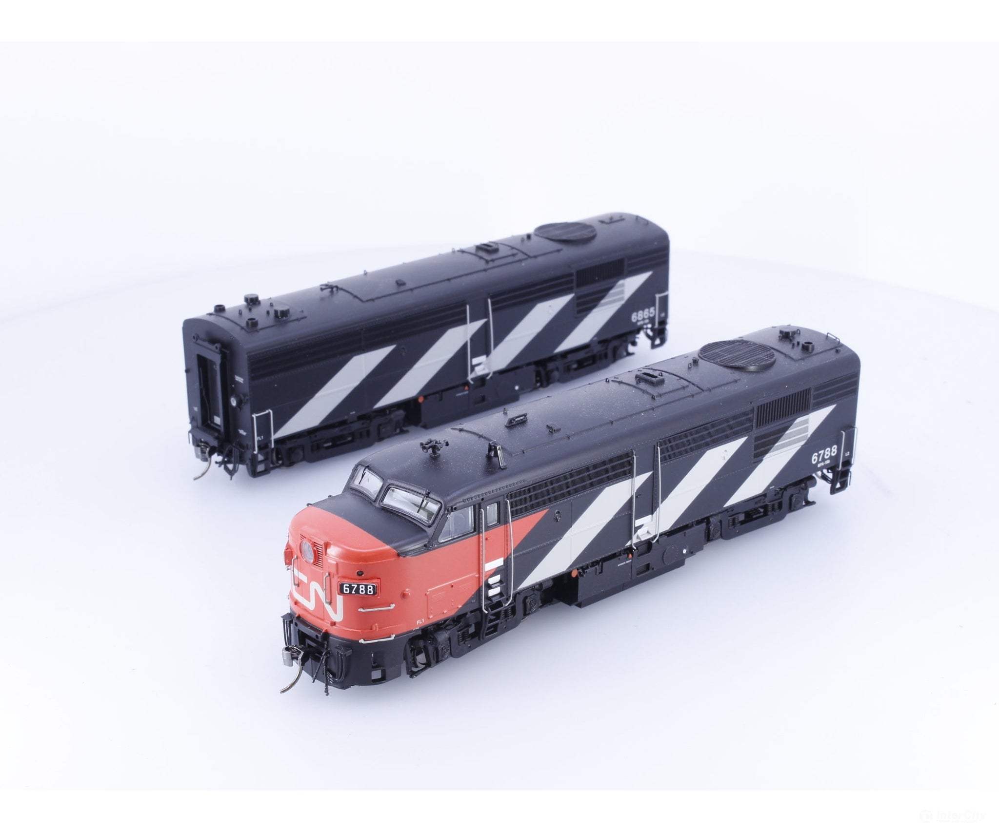 Rapido 21613 HO MLW FPA-4 and FPB-4 Diesel Locomotives Wet Noodles Canadian National (CN) 6788/6865 DCC & Sound