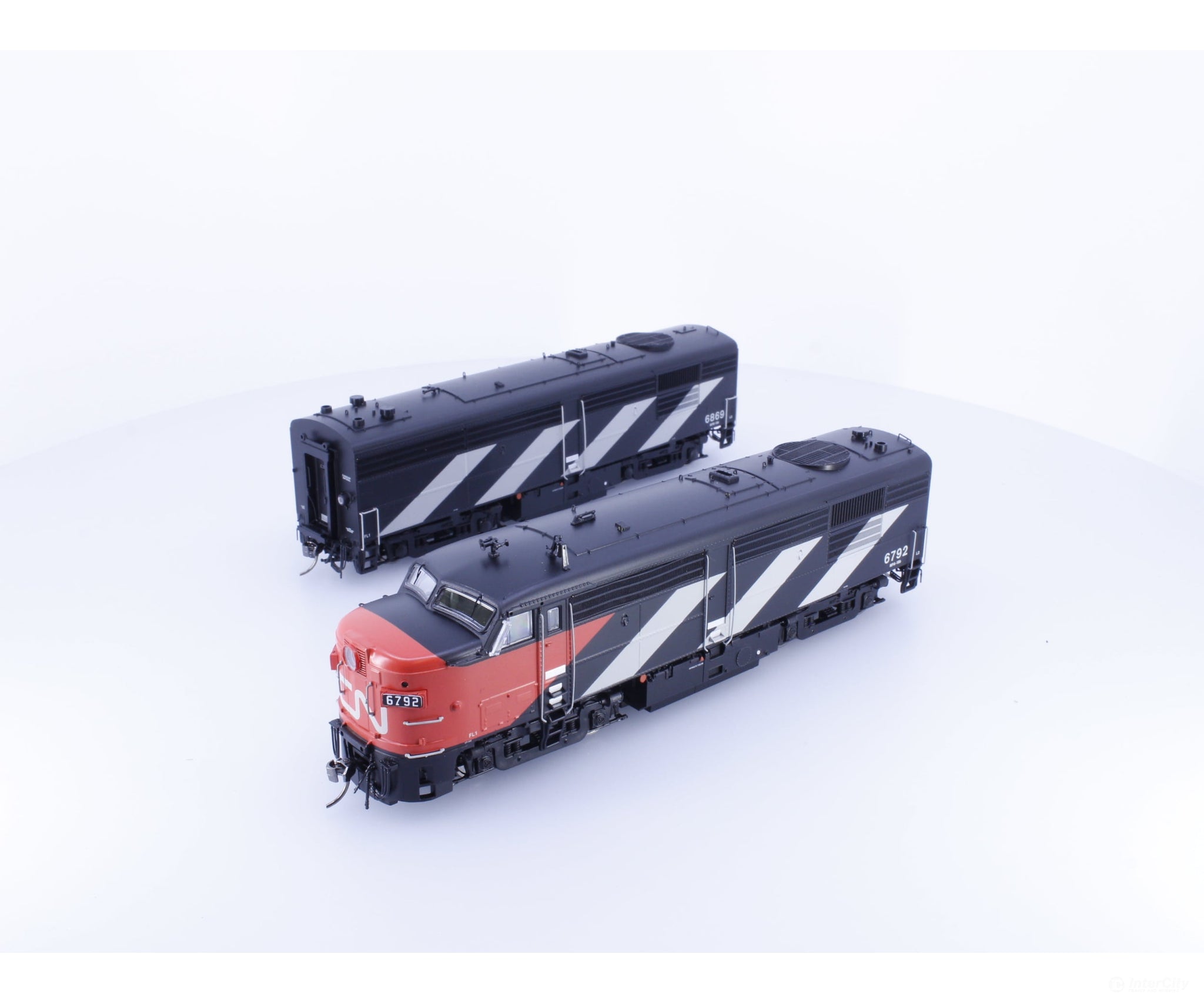 Rapido 21614 HO MLW FPA-4 and FPB-4 Diesel Locomotives Wet Noodles Canadian National (CN) 6792/6869 DCC & Sound