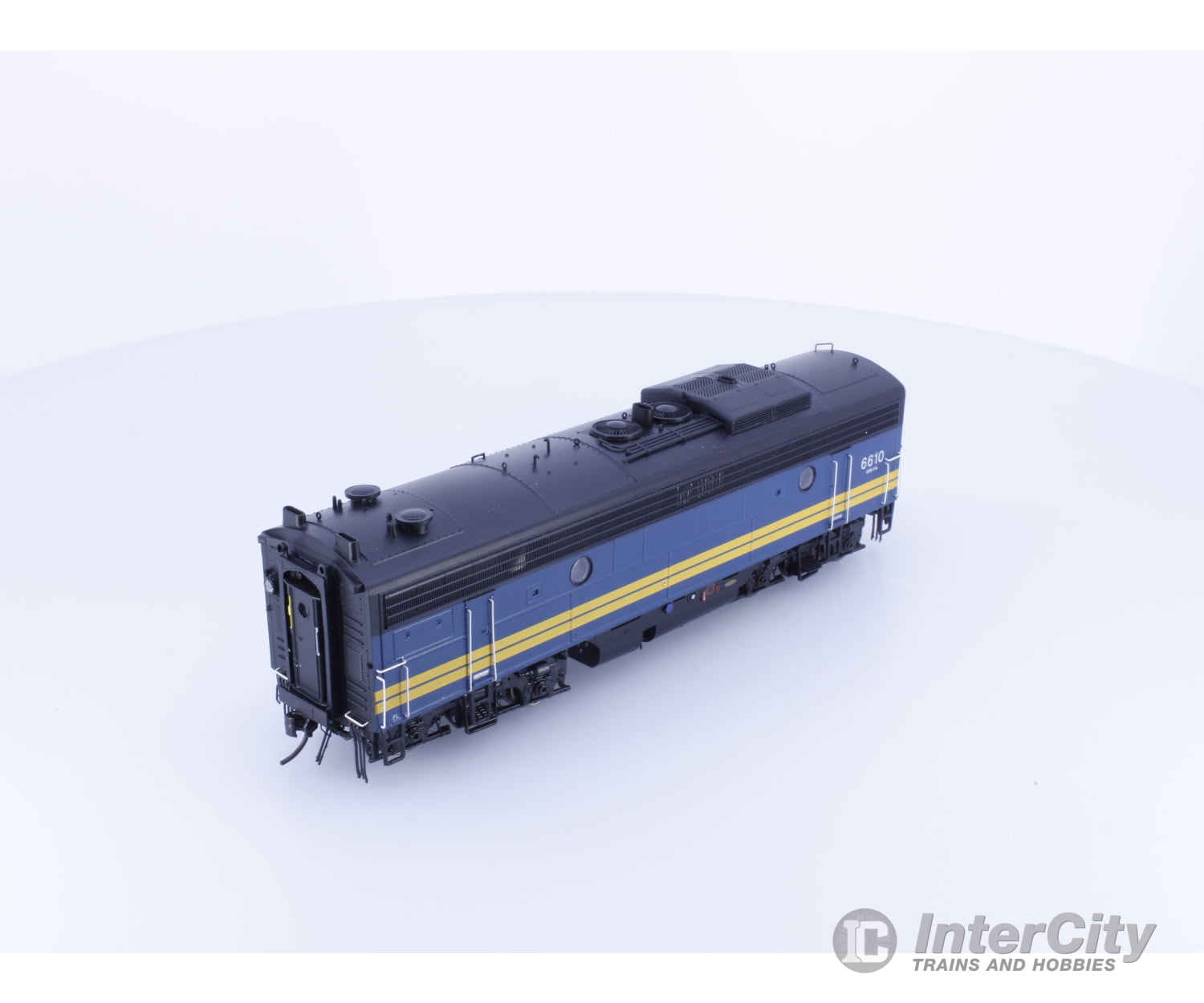 Rapido 221620 HO CN F9B Diesel B Unit Locomotive Via Rail (VIA) 6610 DCC & Sound Locomotives