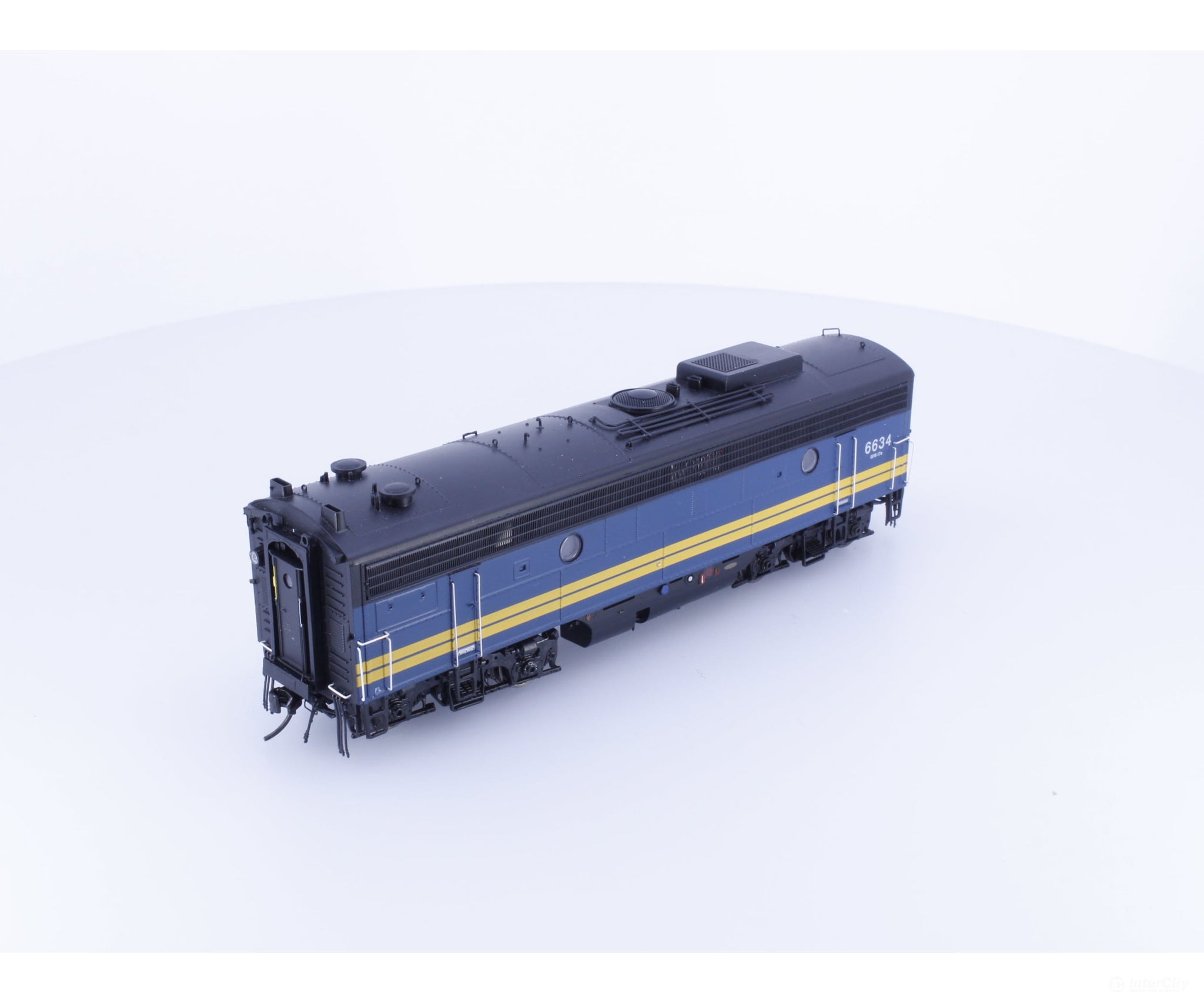 Rapido 221623 HO CN F9B Diesel B Unit Locomotive Via Rail (VIA) 6634 DCC & Sound Locomotives