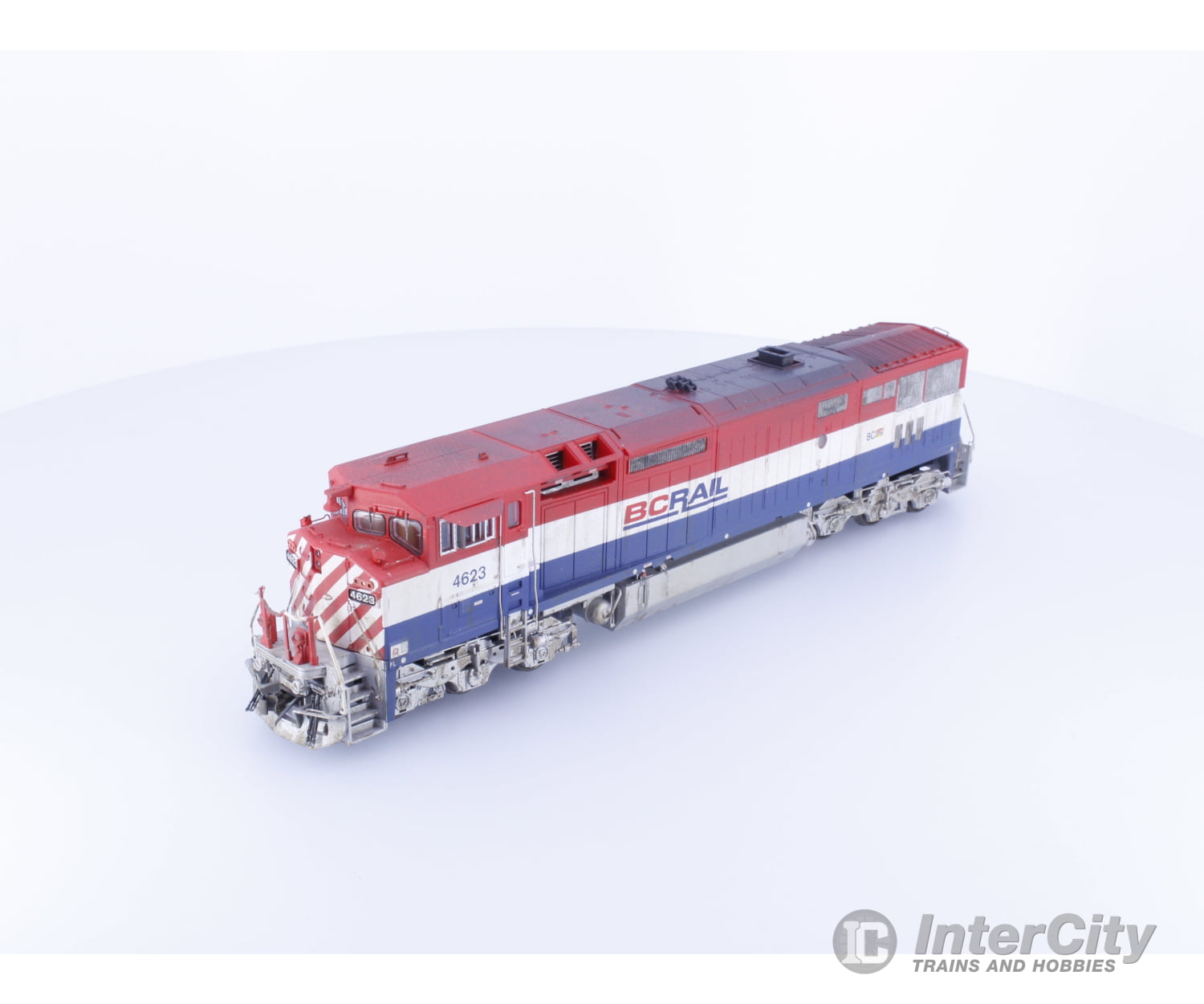 Rapido 400513 HO Dash 8-40CM Diesel Locomotive BC Rail Red White and Blue Light Weathered BC Rail (BCOL) 4623 DCC &