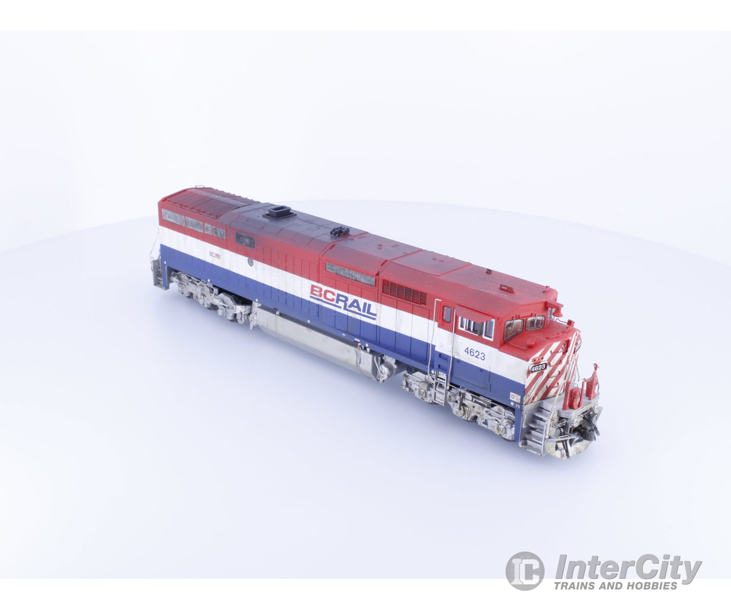 Rapido 400513 HO Dash 8-40CM Diesel Locomotive BC Rail Red White and Blue Light Weathered BC Rail (BCOL) 4623 DCC &