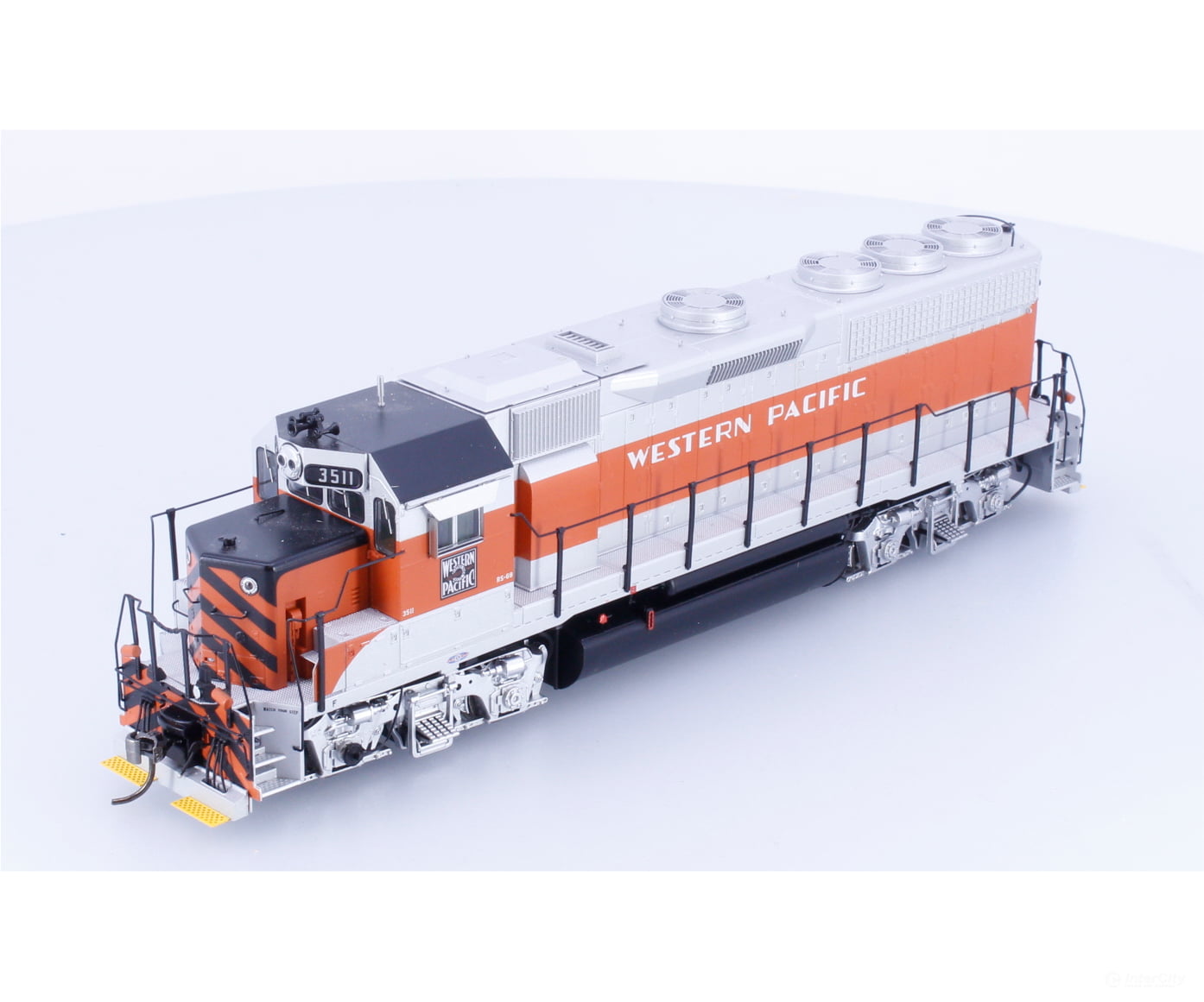 Rapido 40537 HO EMD GP40 Diesel Locomotive Zephyr Scheme ESU LokSound Western Pacific (WP) 3511 DCC & Sound