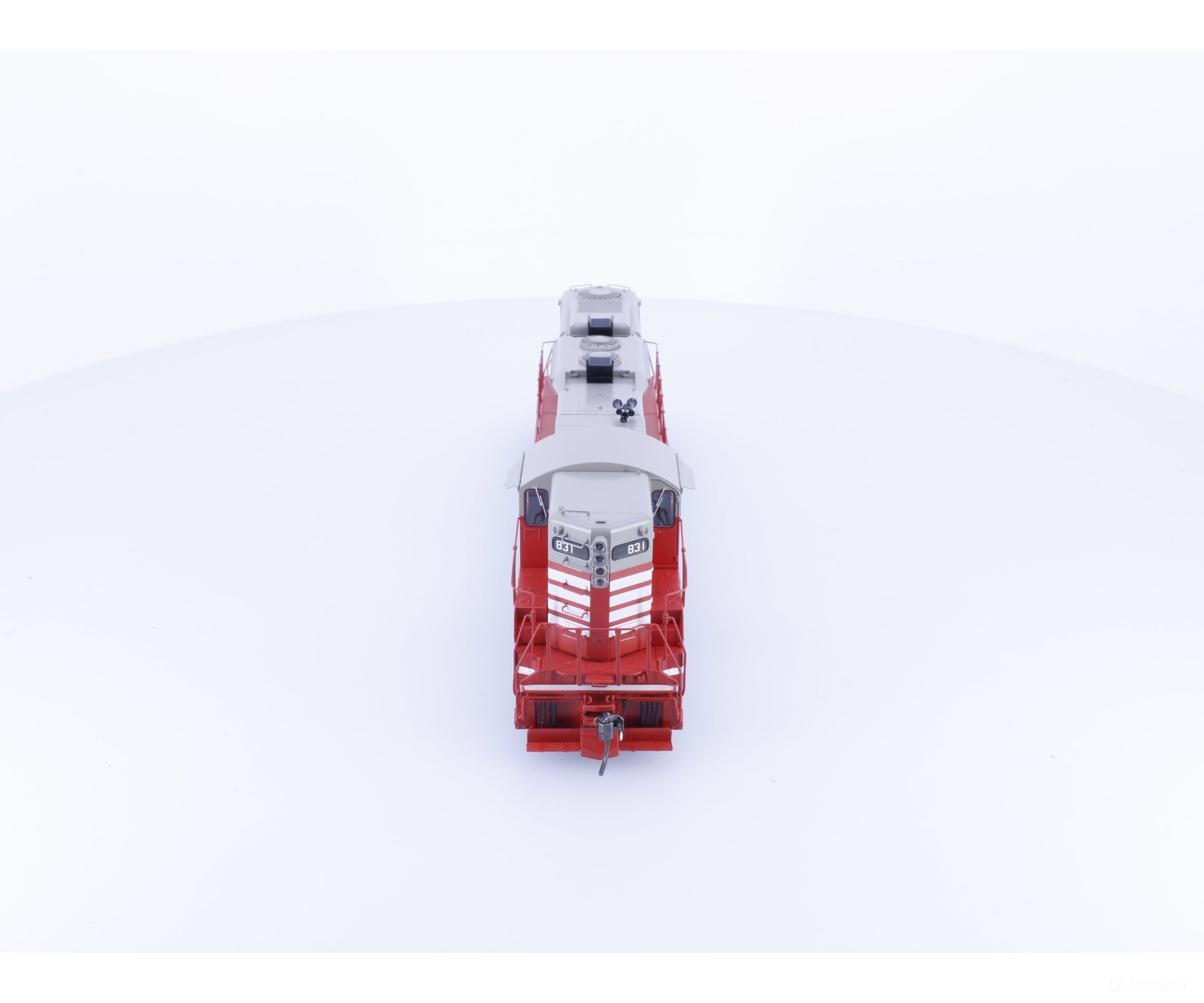 Rapido 50622 HO EMD SD9 Diesel Locomotive Burlington 831 DCC & Sound Locomotives