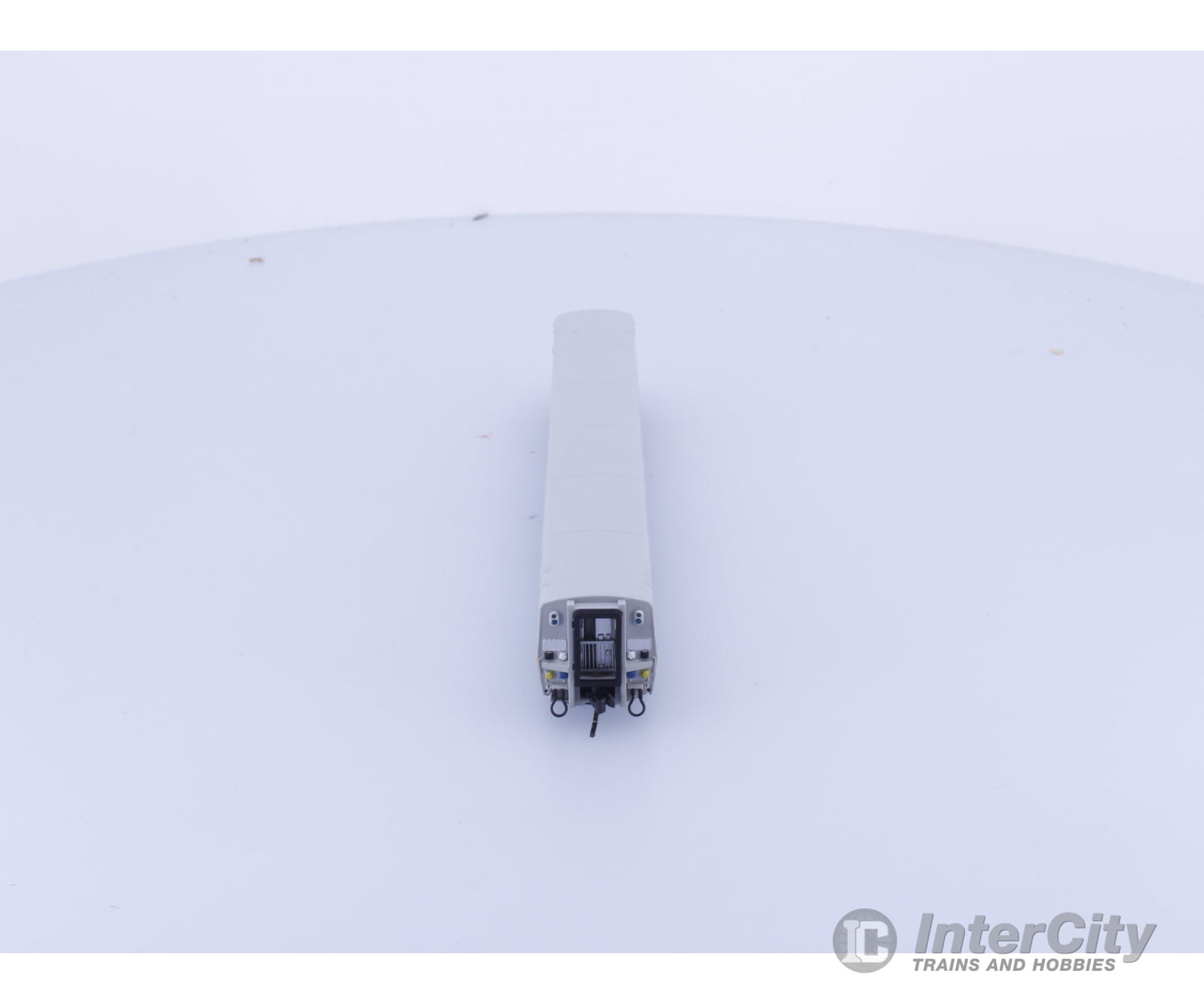 Rapido 508001 N LRC Coach Original Scheme Via Rail (VIA) Passenger Cars