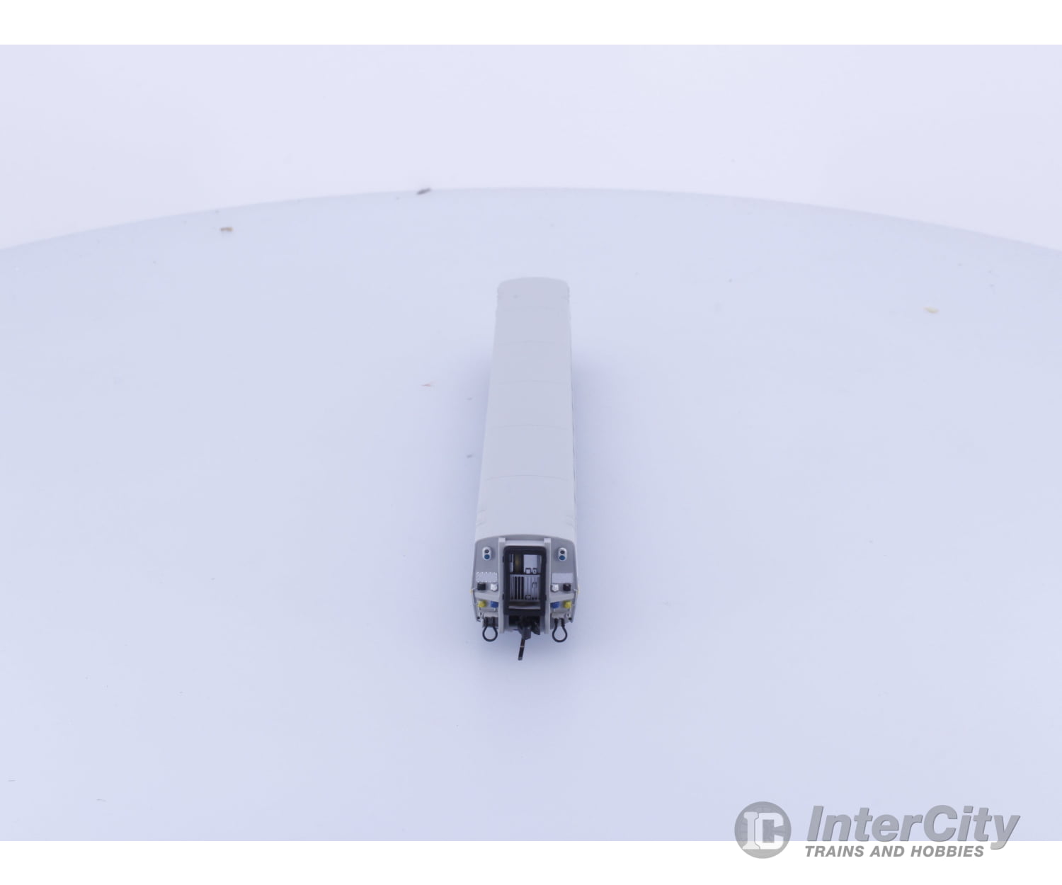 Rapido 508002 N LRC Club Car Original Scheme Via Rail (VIA) Passenger Cars