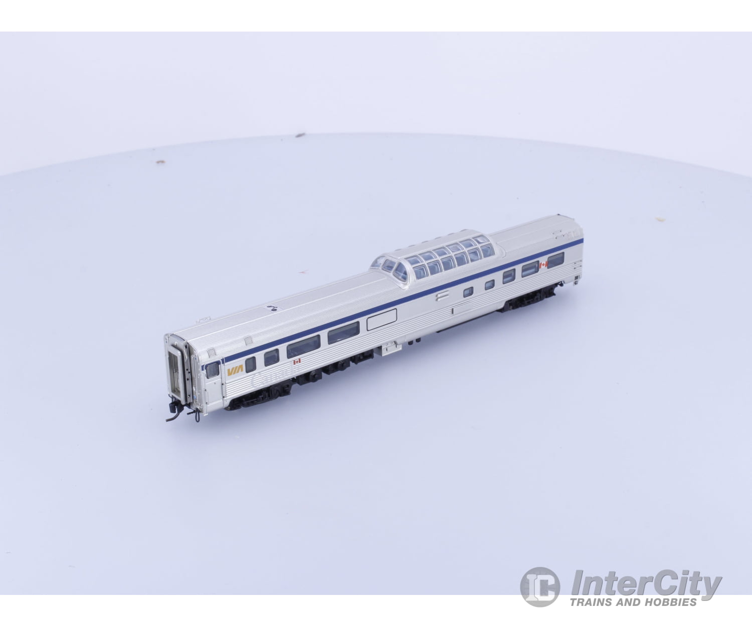 Rapido 550112 N Skyline Dome Coffee Shop Rebuilt With HEP Canada Scheme Via Rail (VIA) Passenger Cars