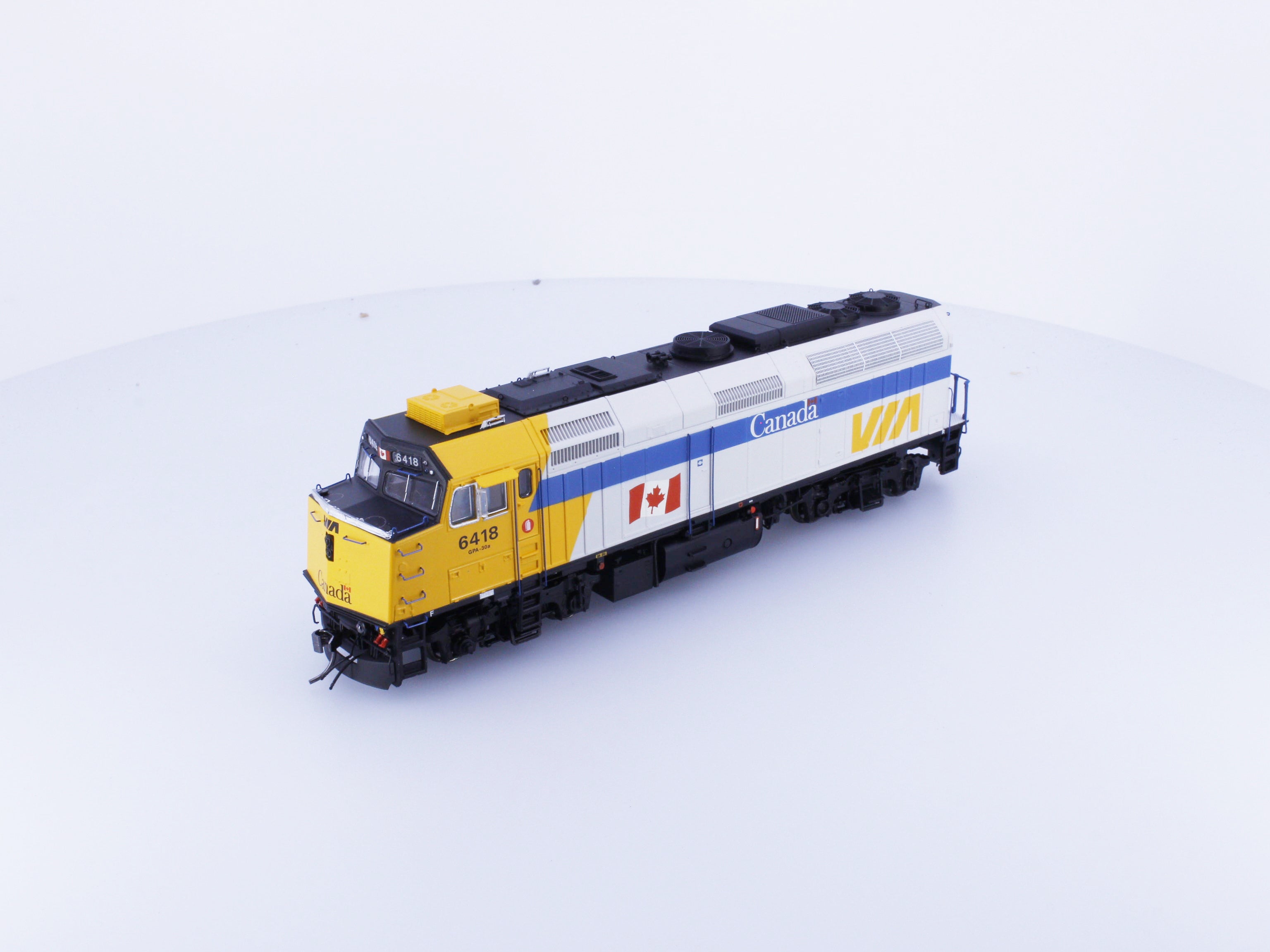 Rapido 80516 HO F40PH-2D Diesel Locomotive Canada Scheme Via Rail (VIA) 6418 DCC & Sound