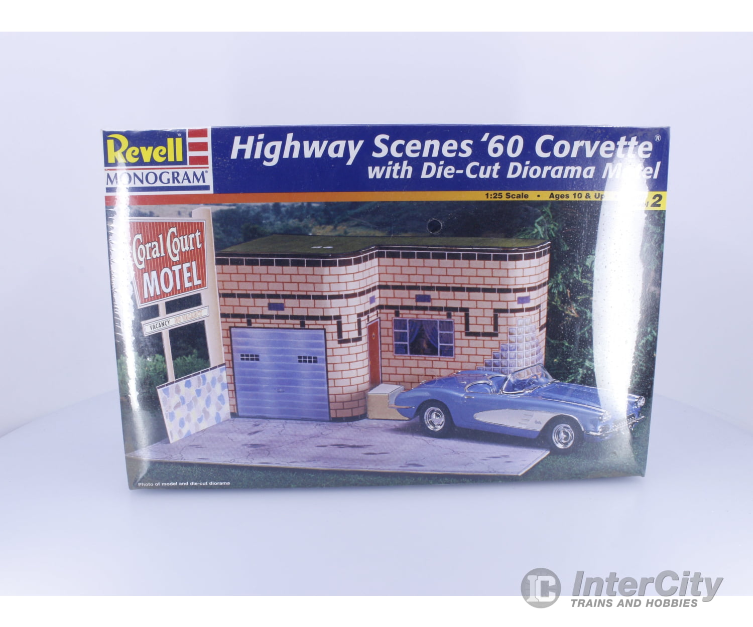 Revell 85-7802 G Highway Scenes 1960 Corvette w/Diorama Plastic Model Kit 1/25 Plastic Car Model Kits