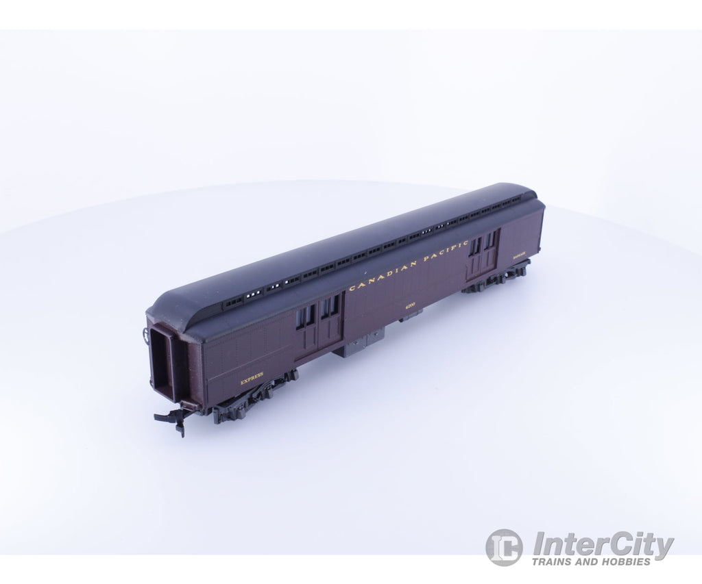 Rivarossi 6547/0 HO Baggage Car Canadian Pacific (CP) 4200 Passenger Cars