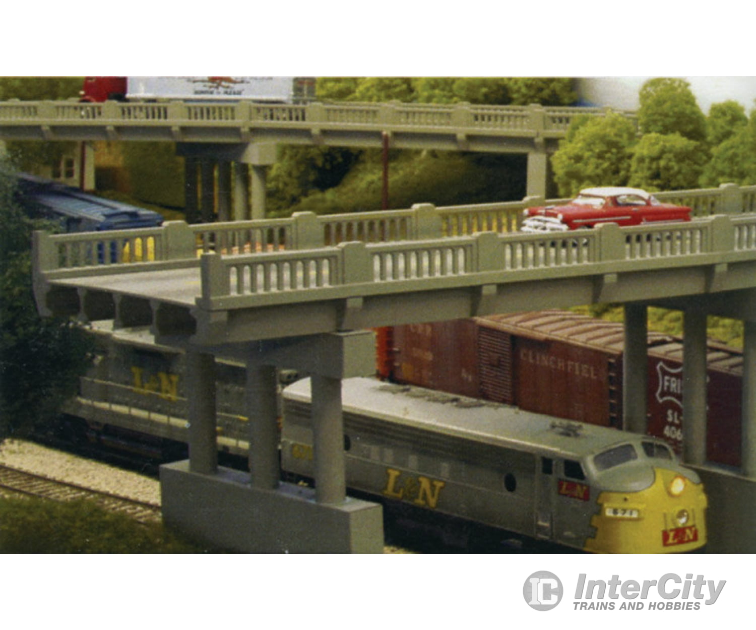 Rix Products 101 Vintage Highway Overpass -- Kit - Scale 50 15.2M Tunnels & Bridges