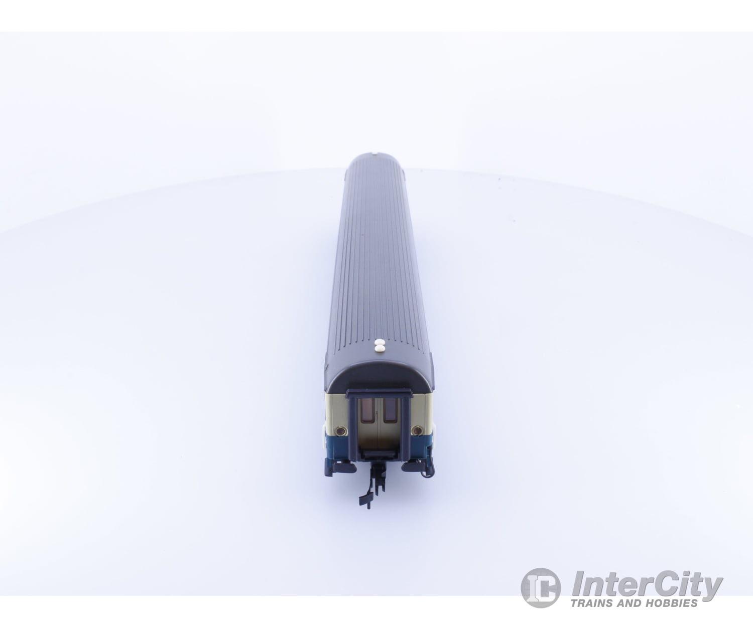 Roco 4235A HO DB 2nd Class Passenger Car with Interior Lighting and End Lights 618020 European Passenger Cars