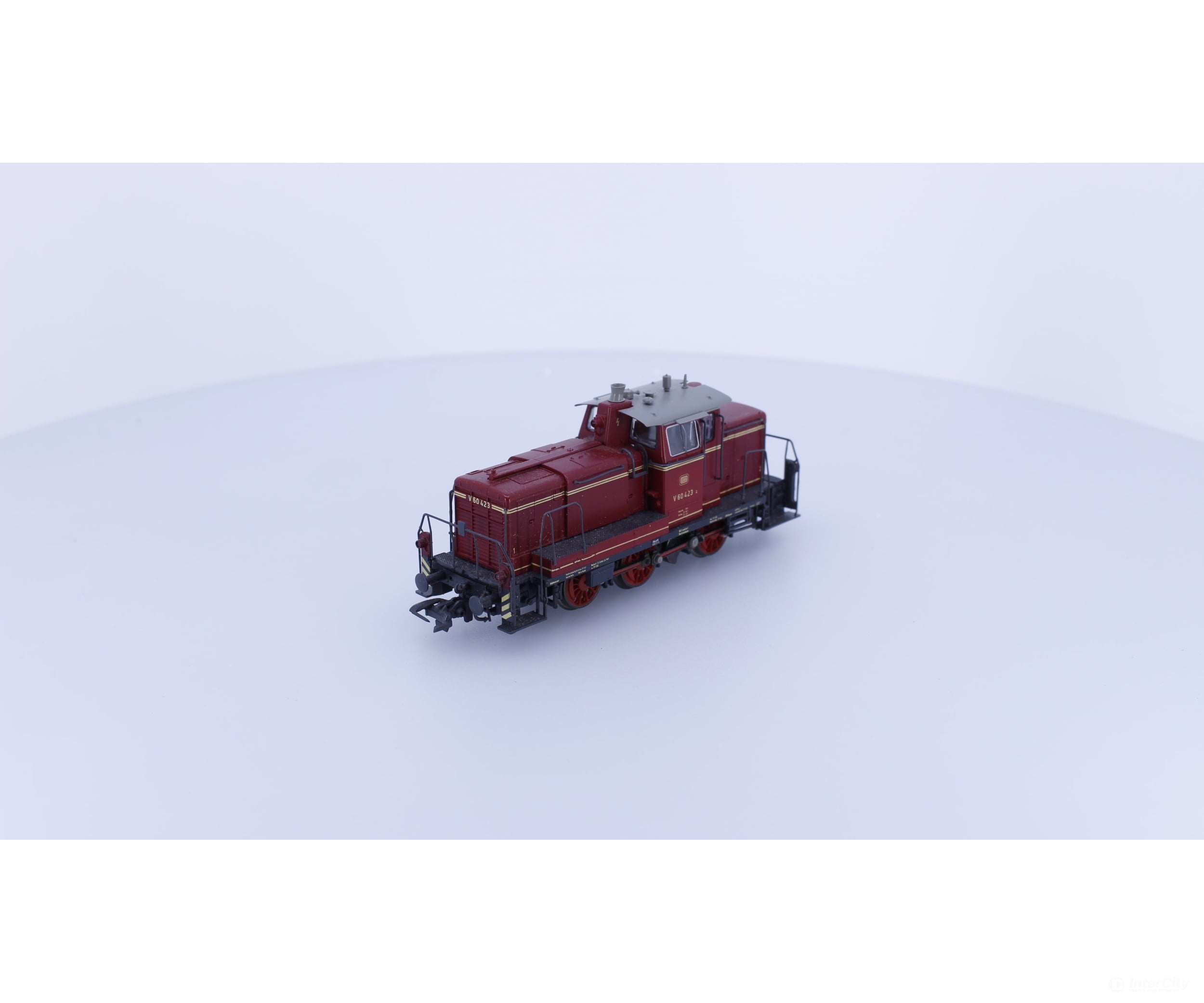 Roco 43620 HO DB BR V60 Diesel Switcher V60423 Analog DC European Locomotives