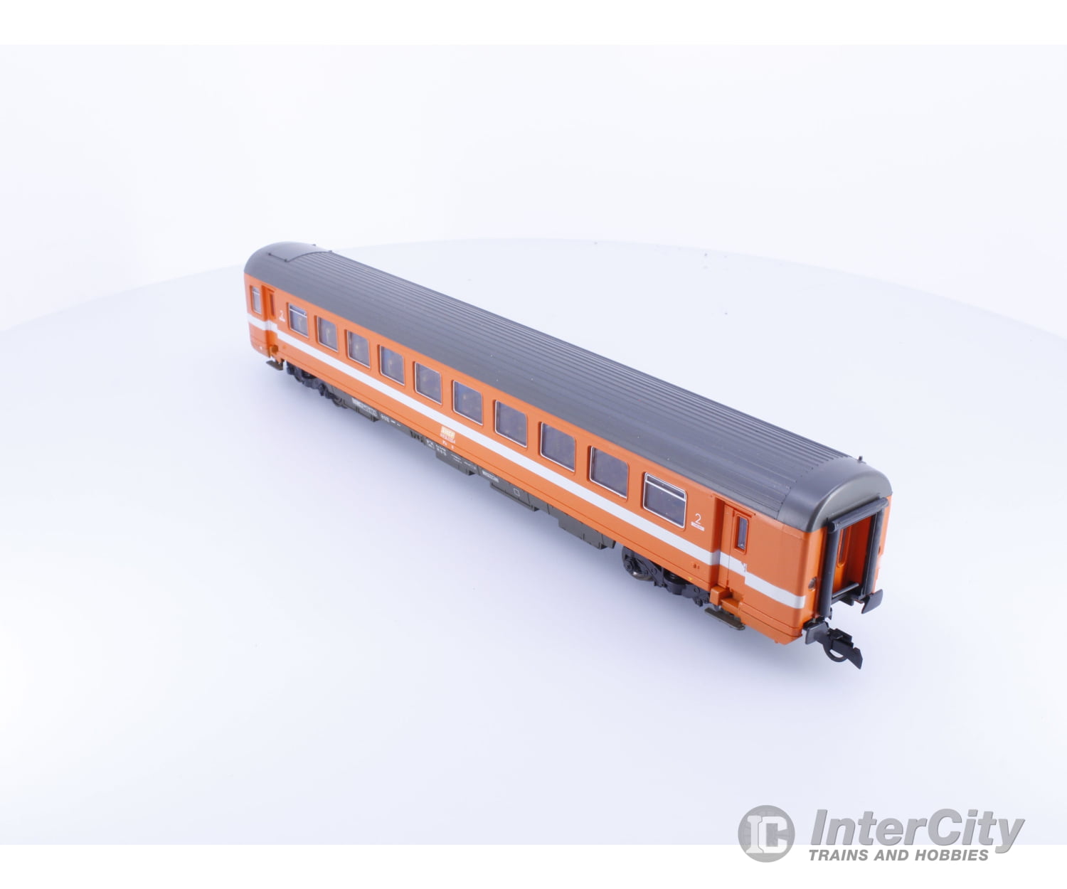 Roco 44405/4268S HO SNCF 2nd Class Passenger Car with Interior Lighting and End Lights 618720 European Passenger Cars