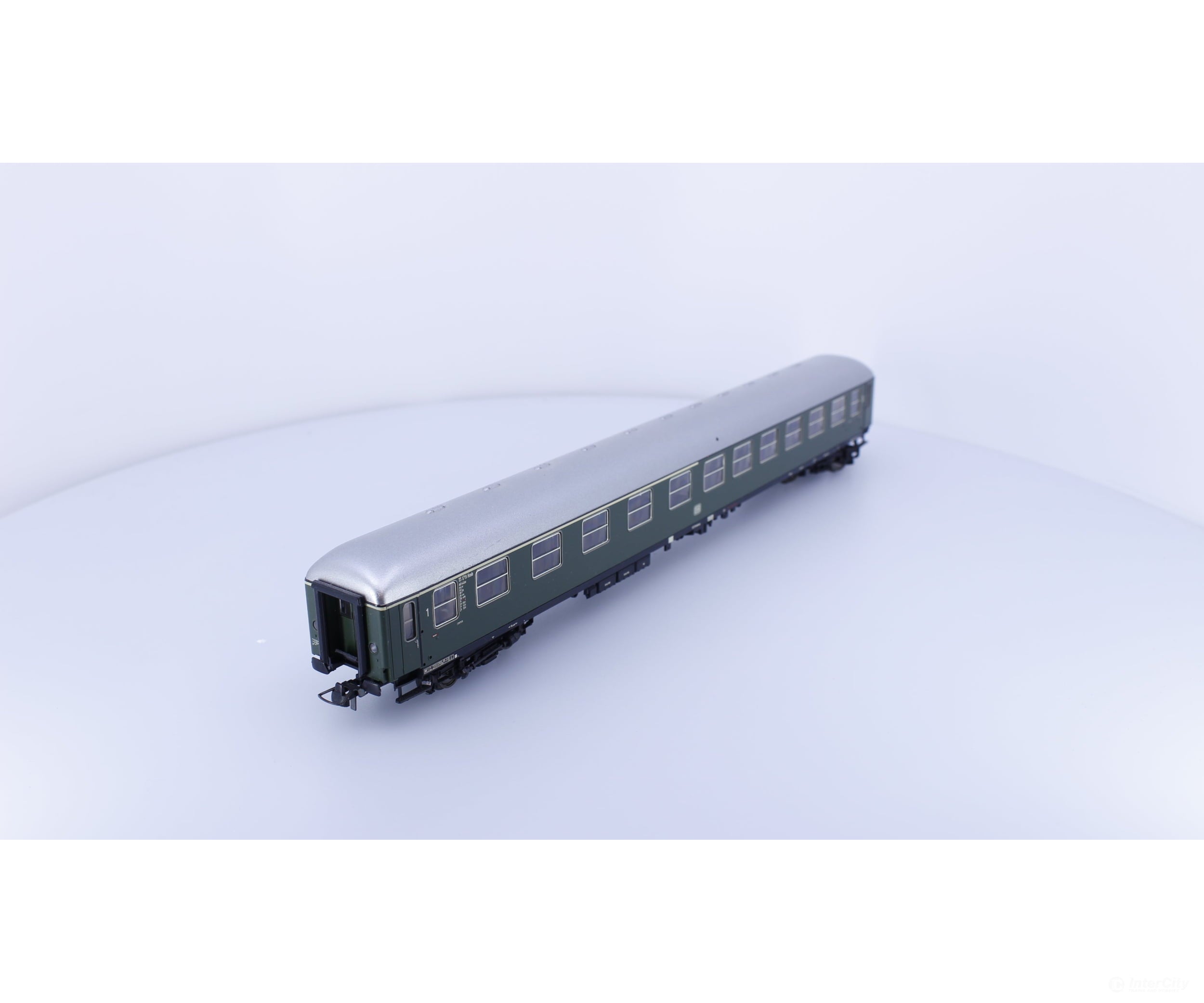 Roco 44742 HO DB Class 1 / Class 2 Passenger Coach 15179 European Passenger Cars