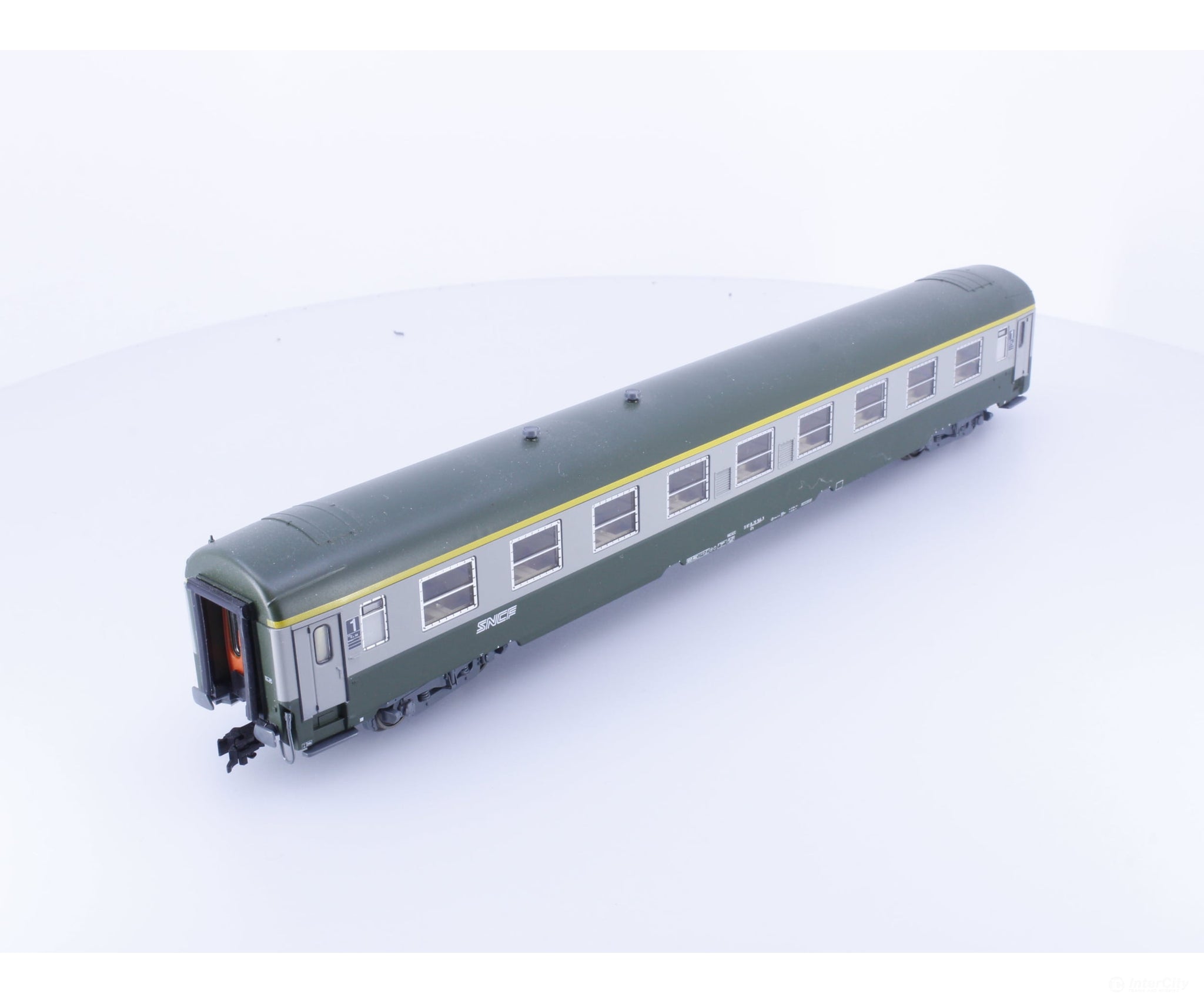 Roco 45200 HO SNCF Personenwagen 1. Kl 364-9 (#2) European Passenger Cars